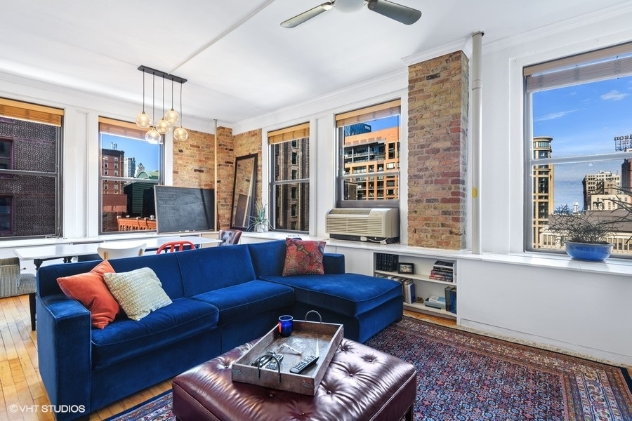 600 S Dearborn Street Unit: 902