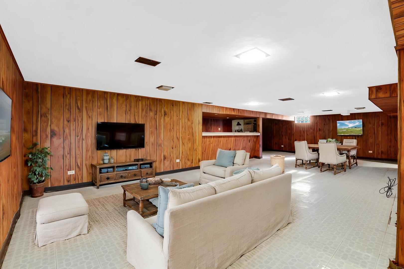 270 Crescent Drive
