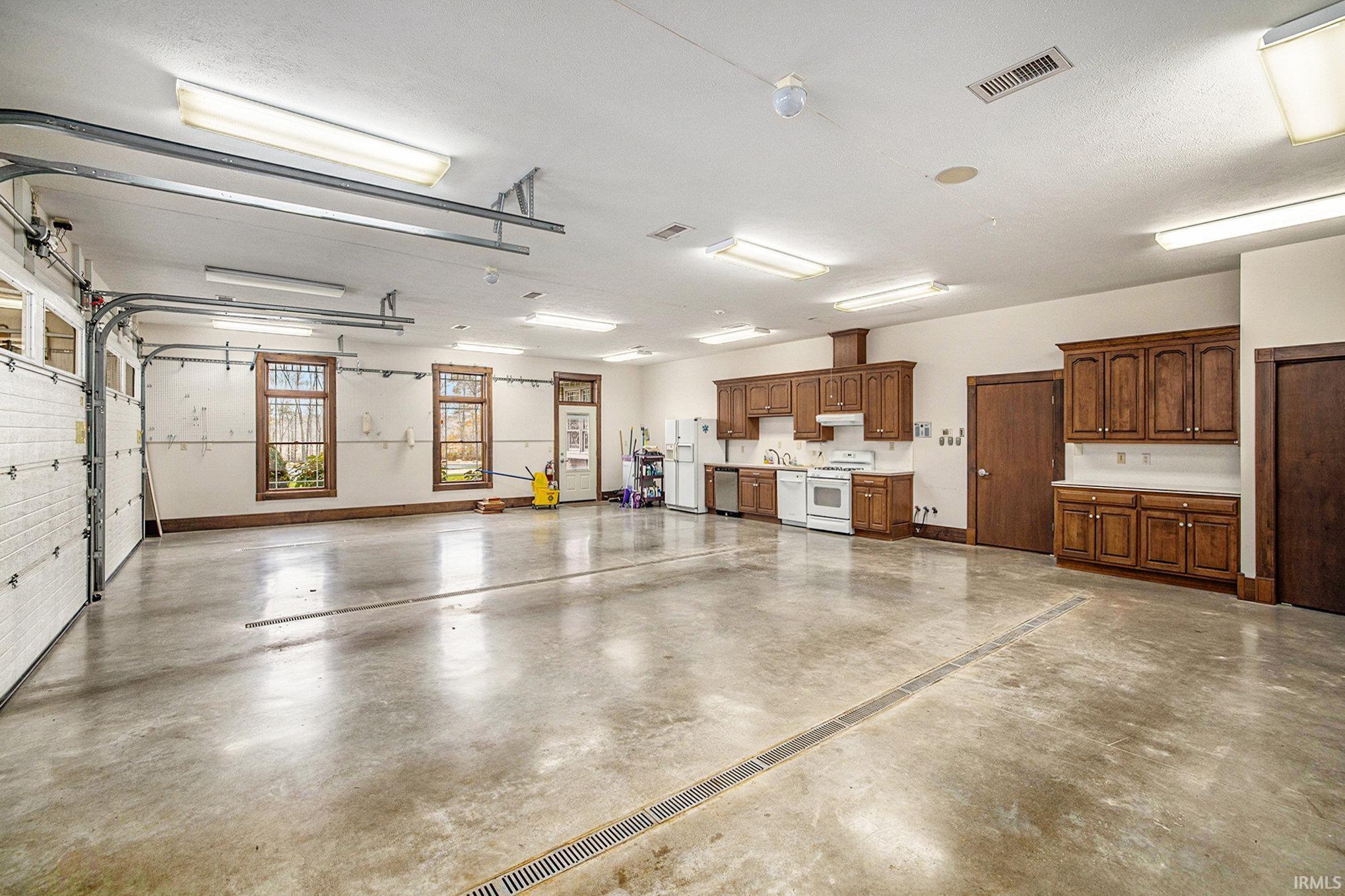 2777 6th Road