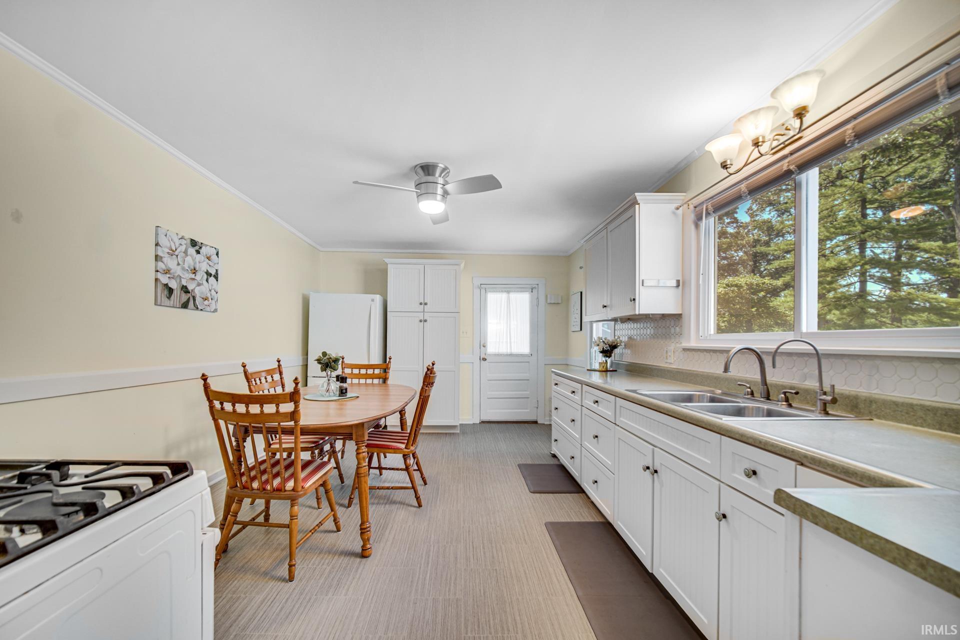 7816 N Sparrow Court