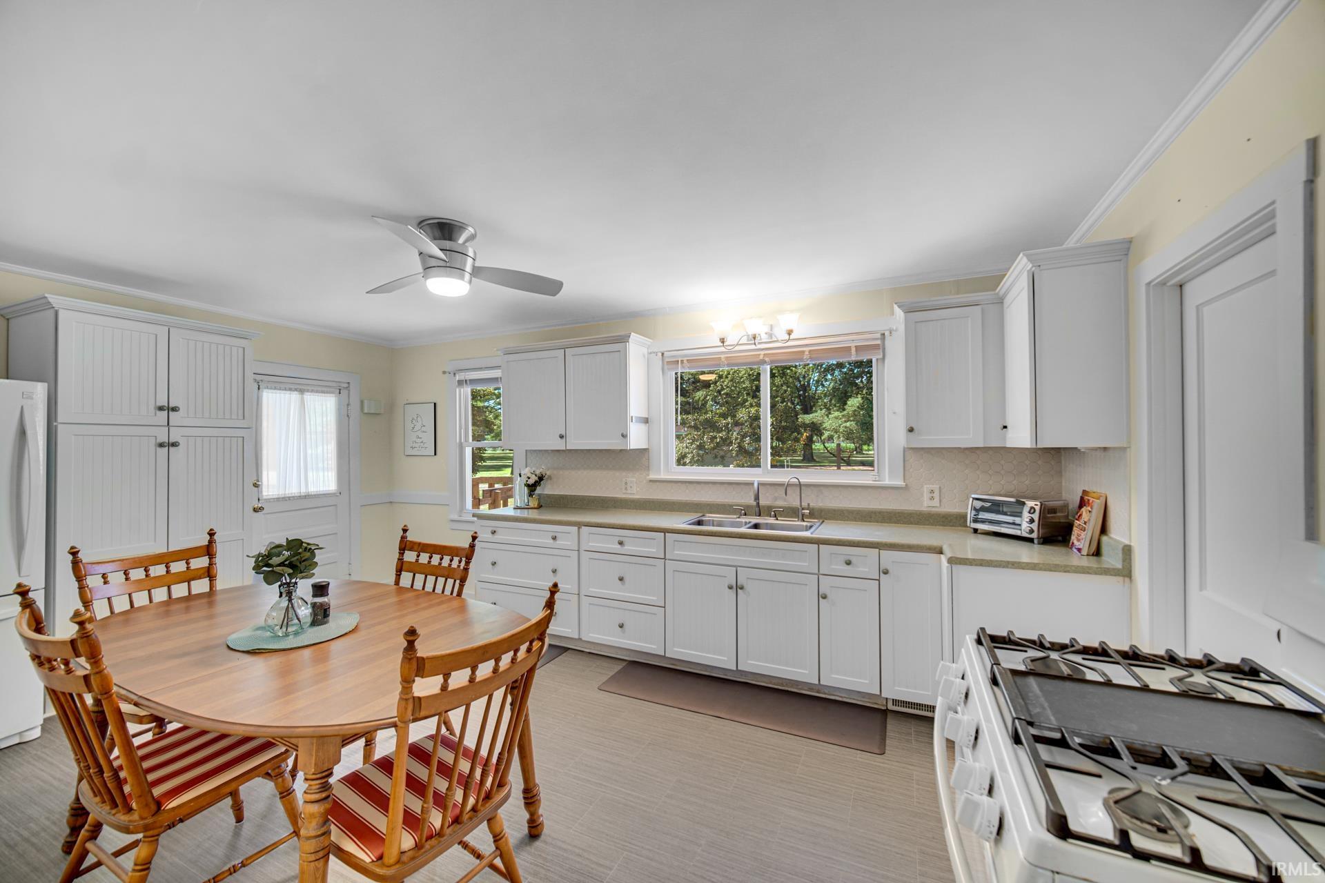 7816 N Sparrow Court