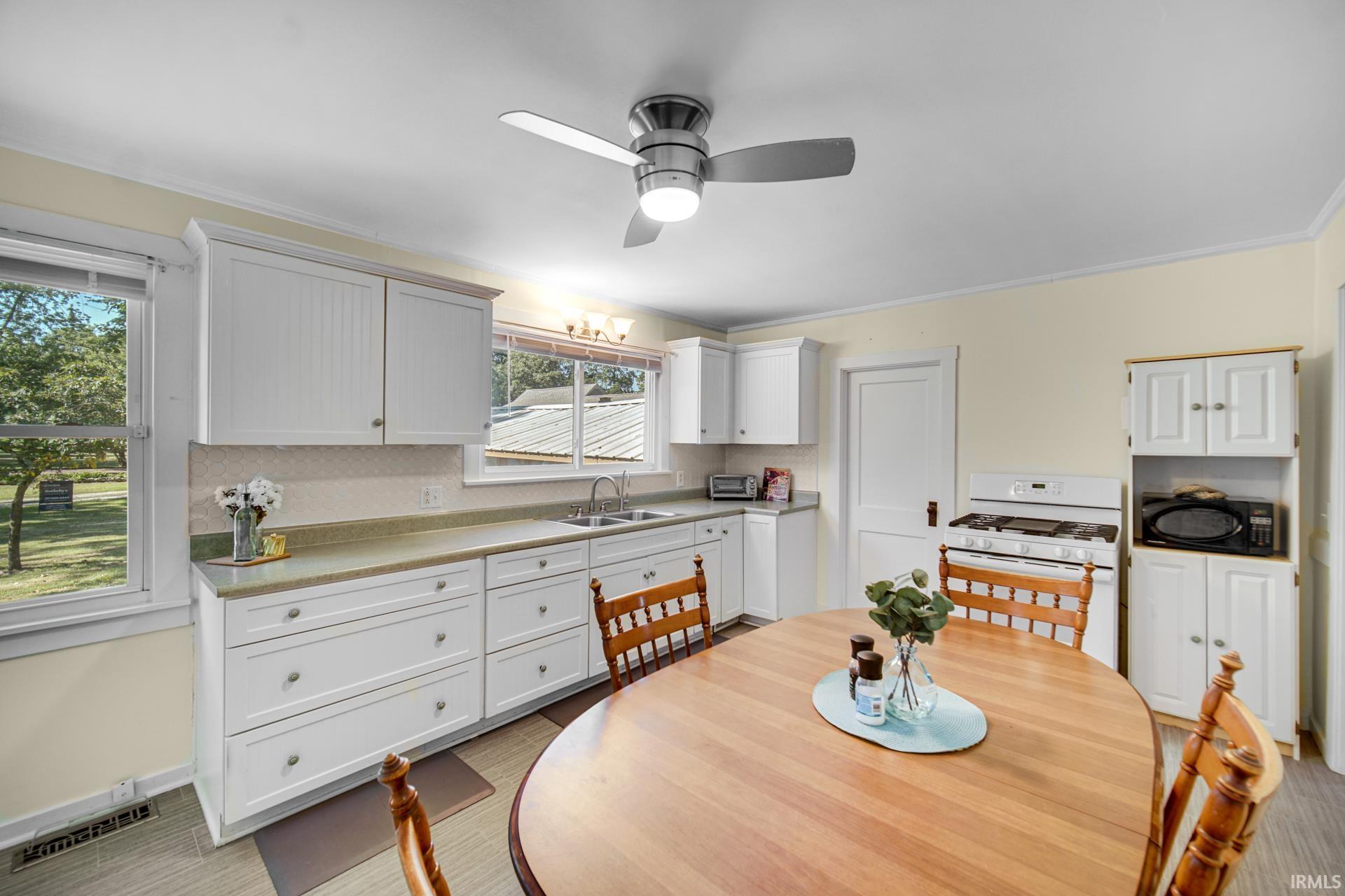 7816 N Sparrow Court