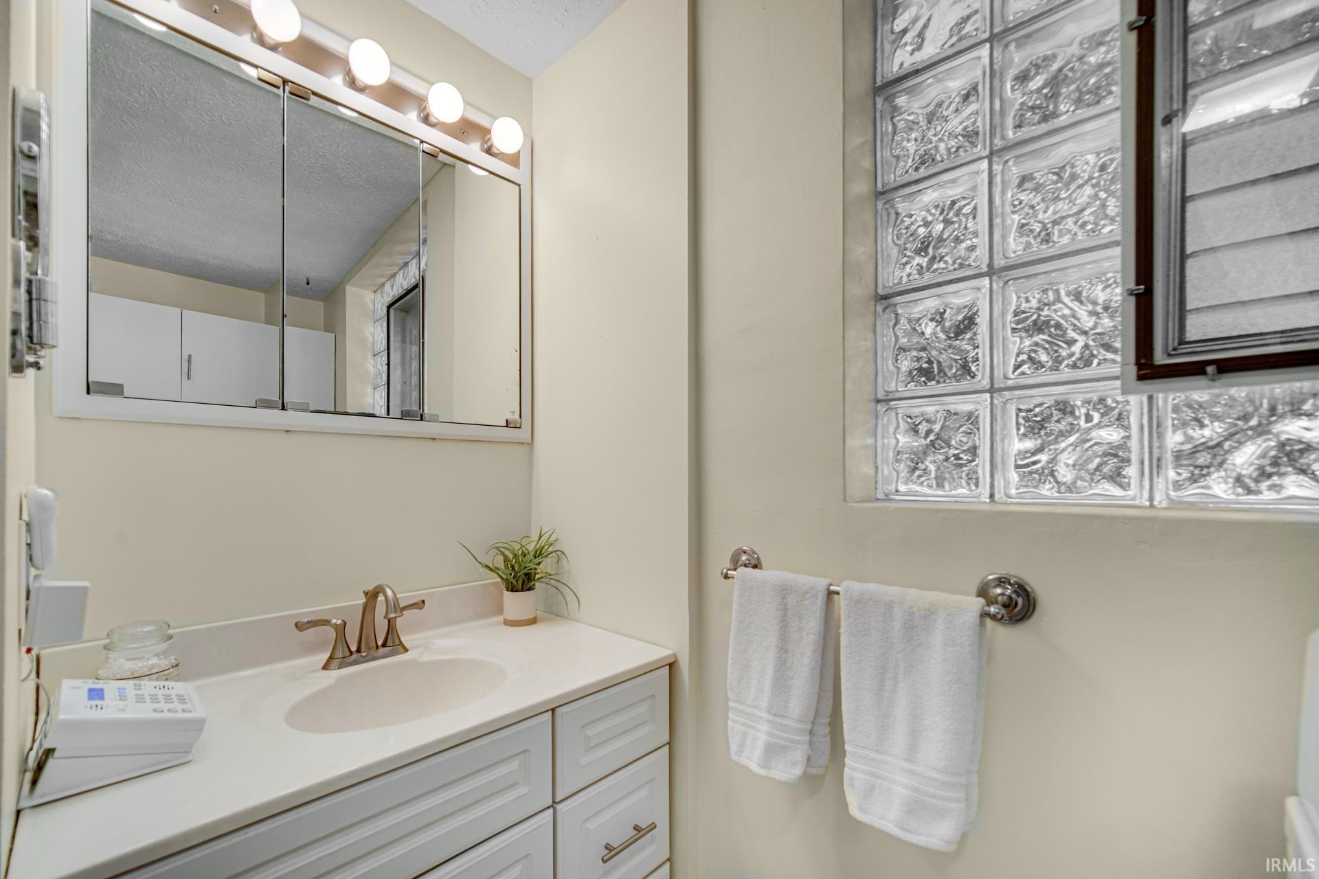 7816 N Sparrow Court