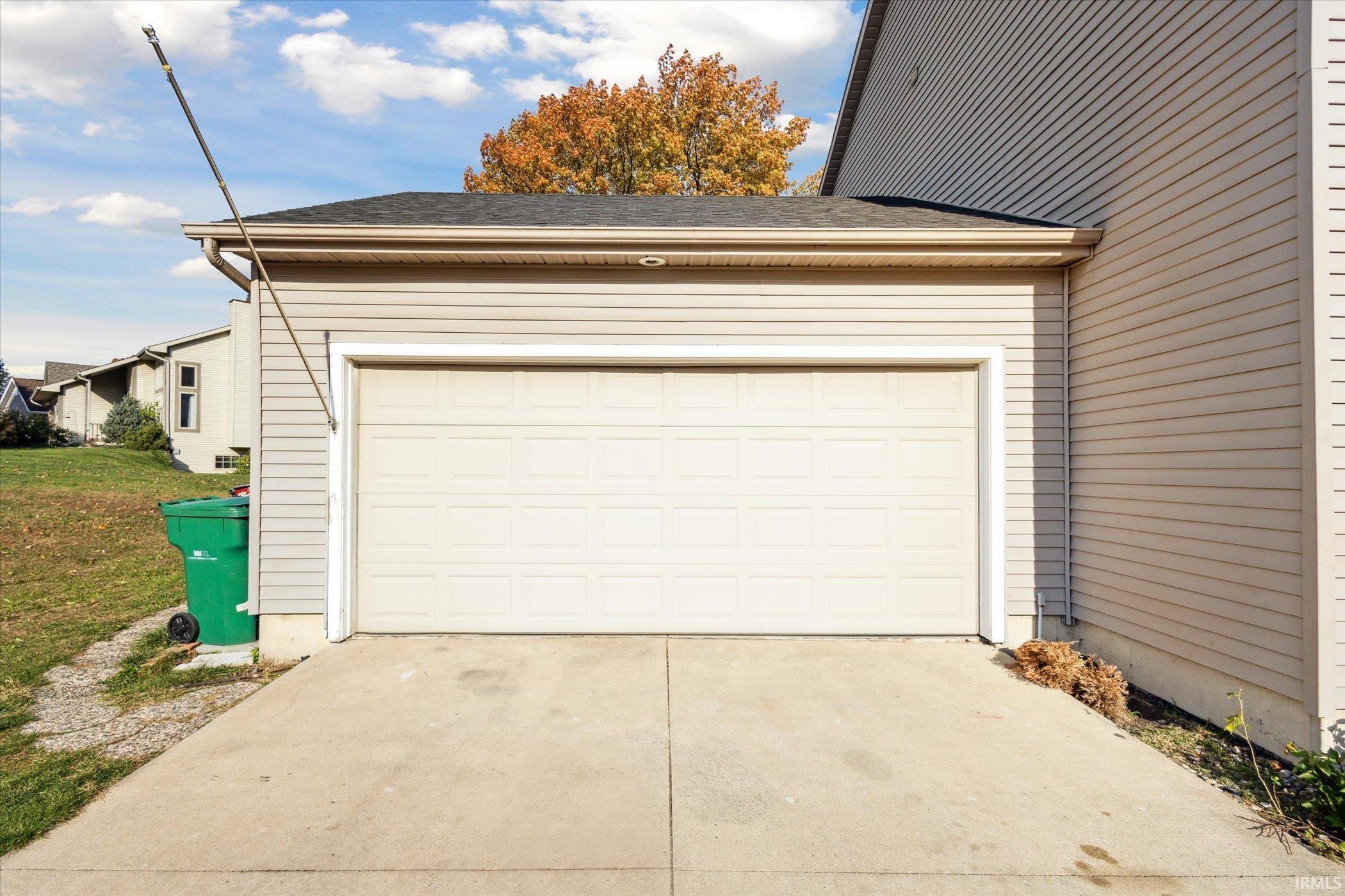 25715 Burrow Trail