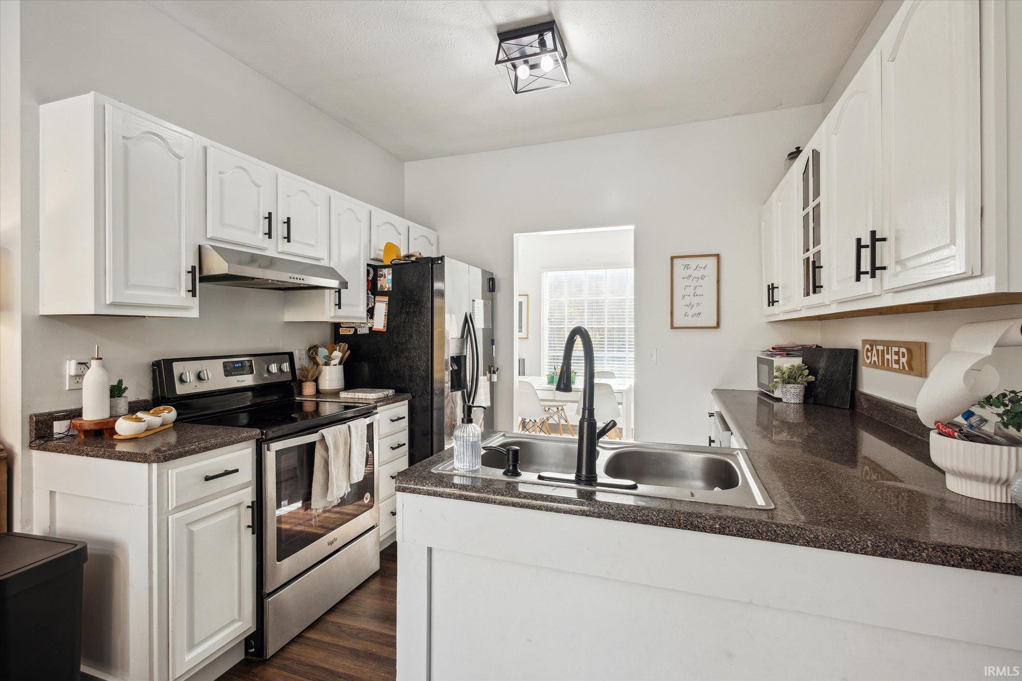 25715 Burrow Trail