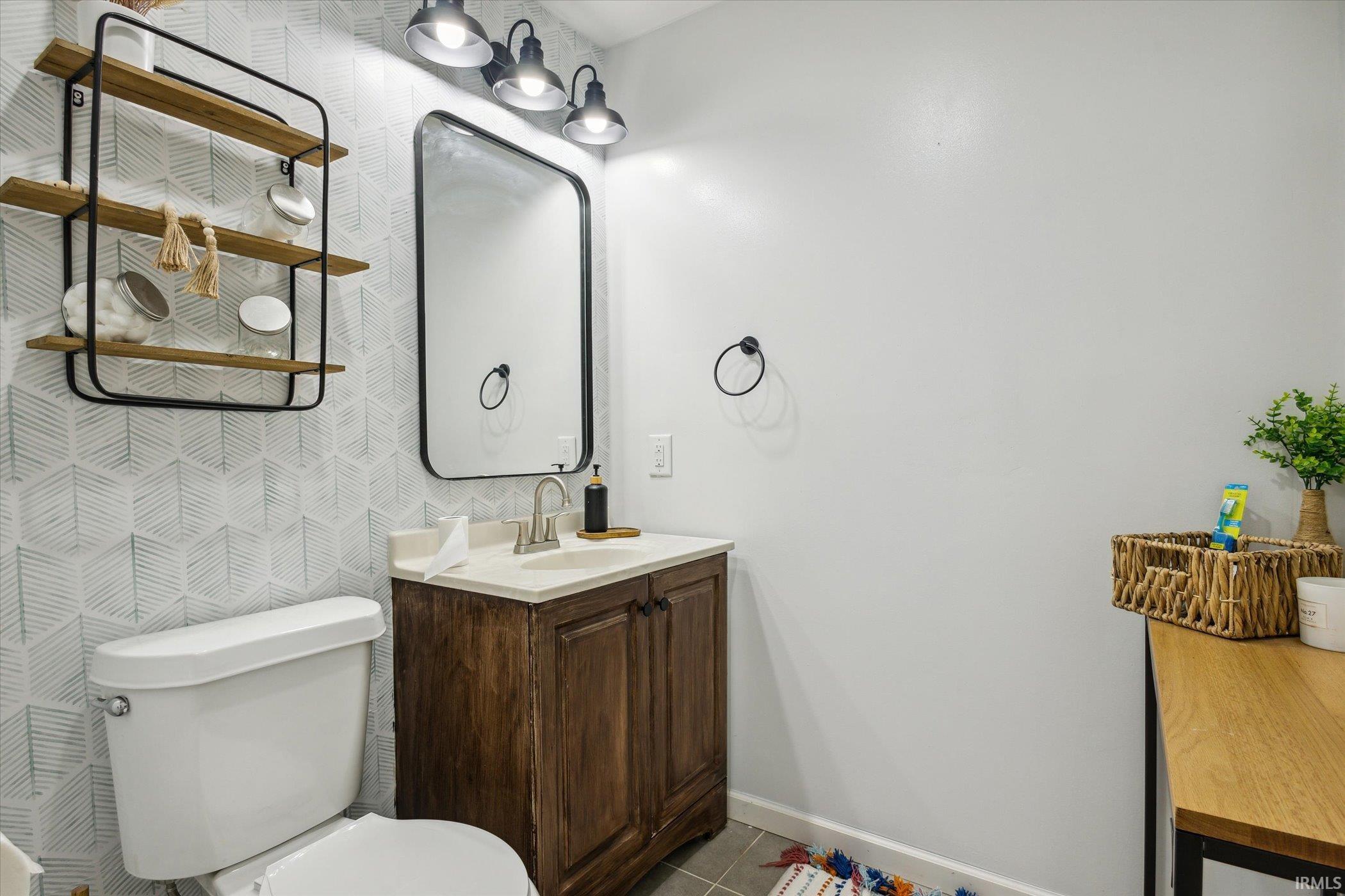 25715 Burrow Trail