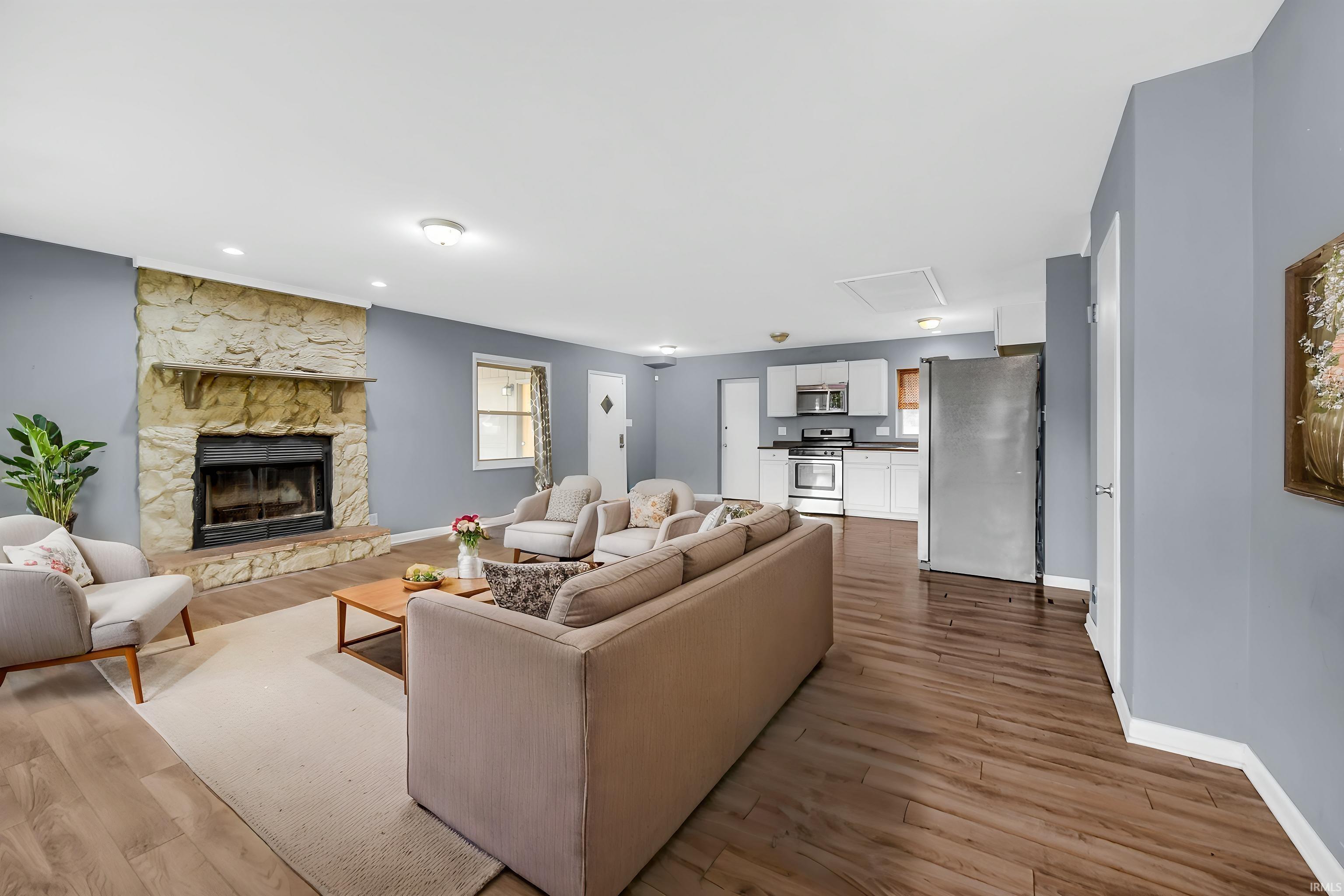 3425 Kent Lane
