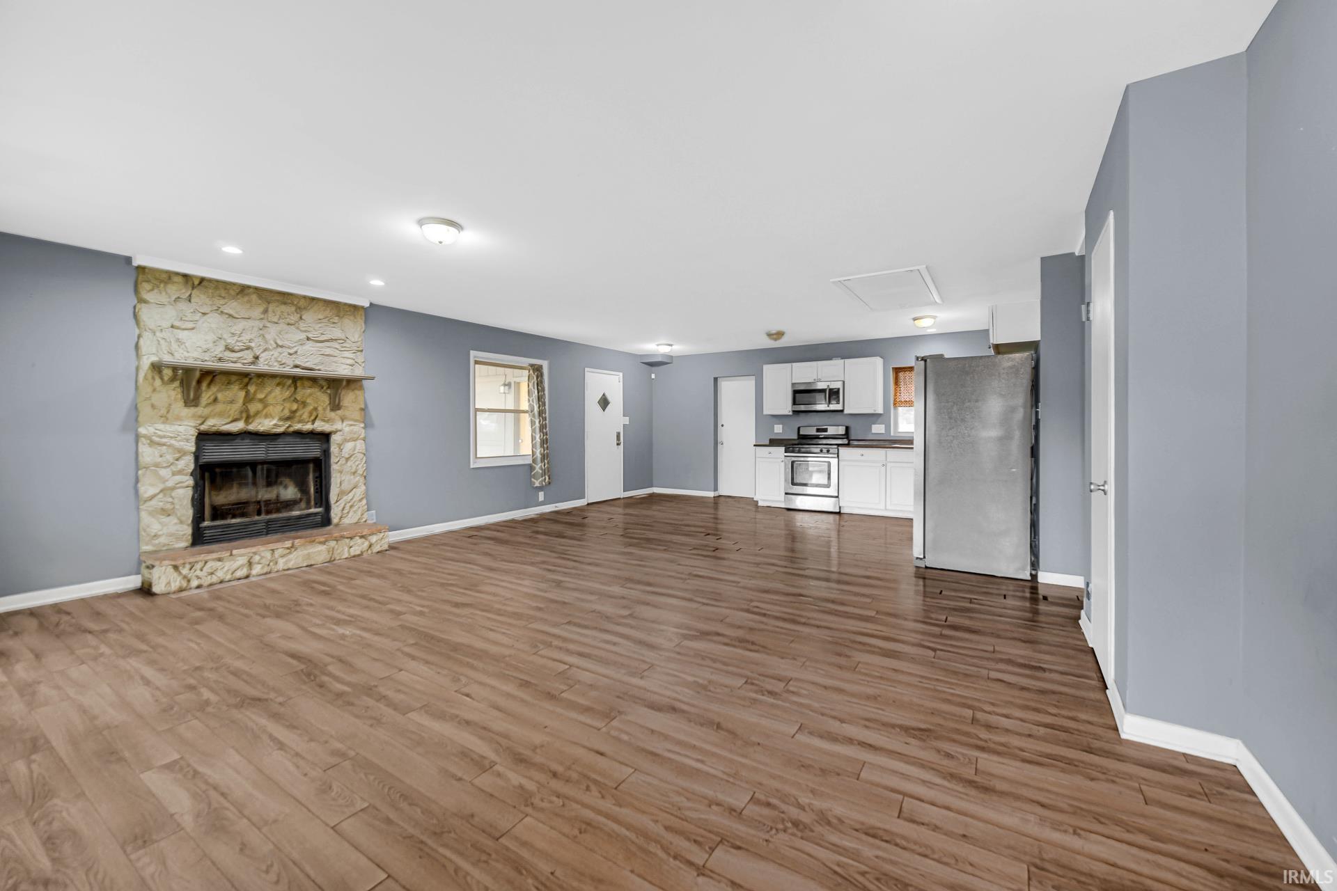 3425 Kent Lane