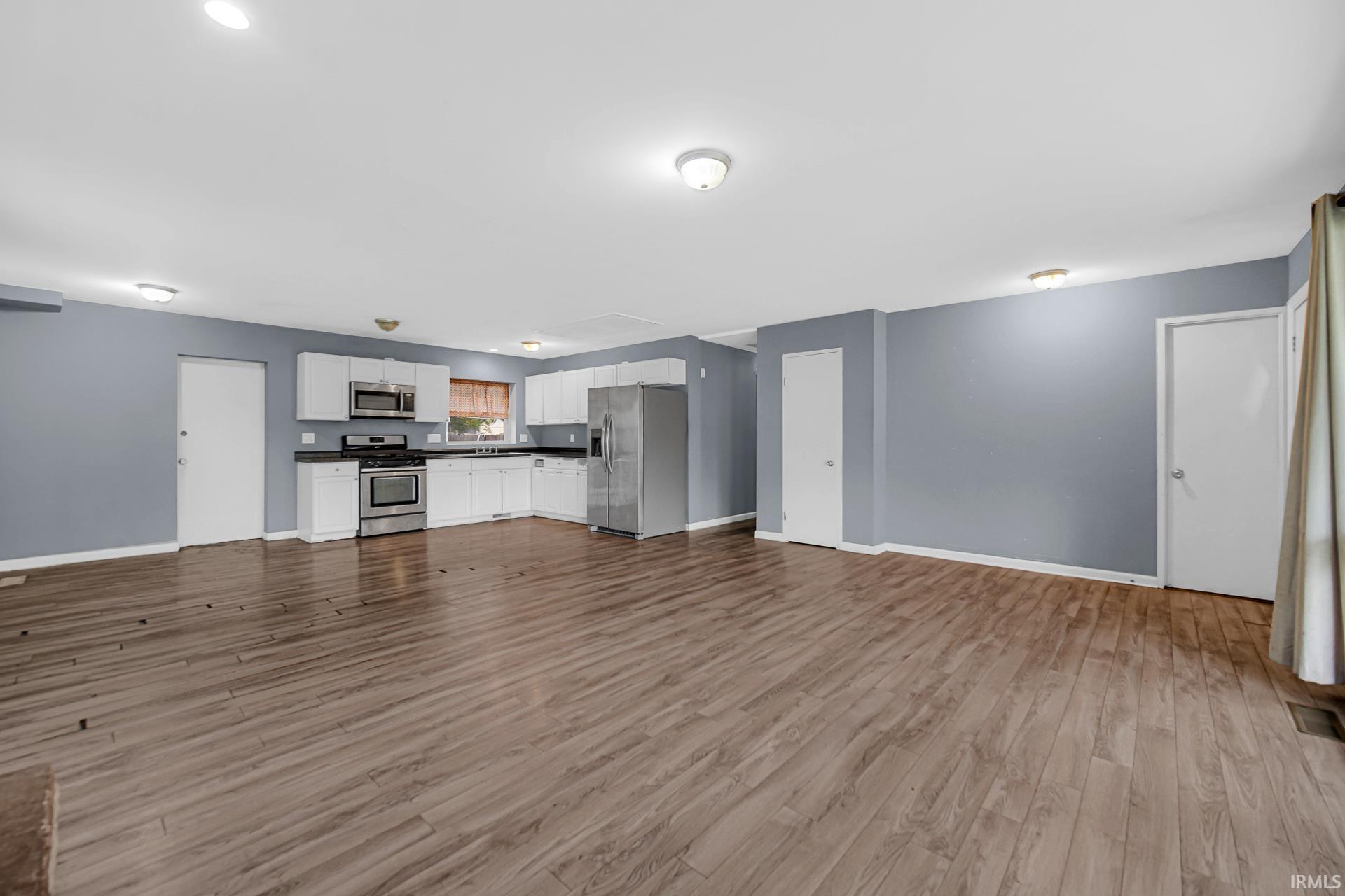3425 Kent Lane