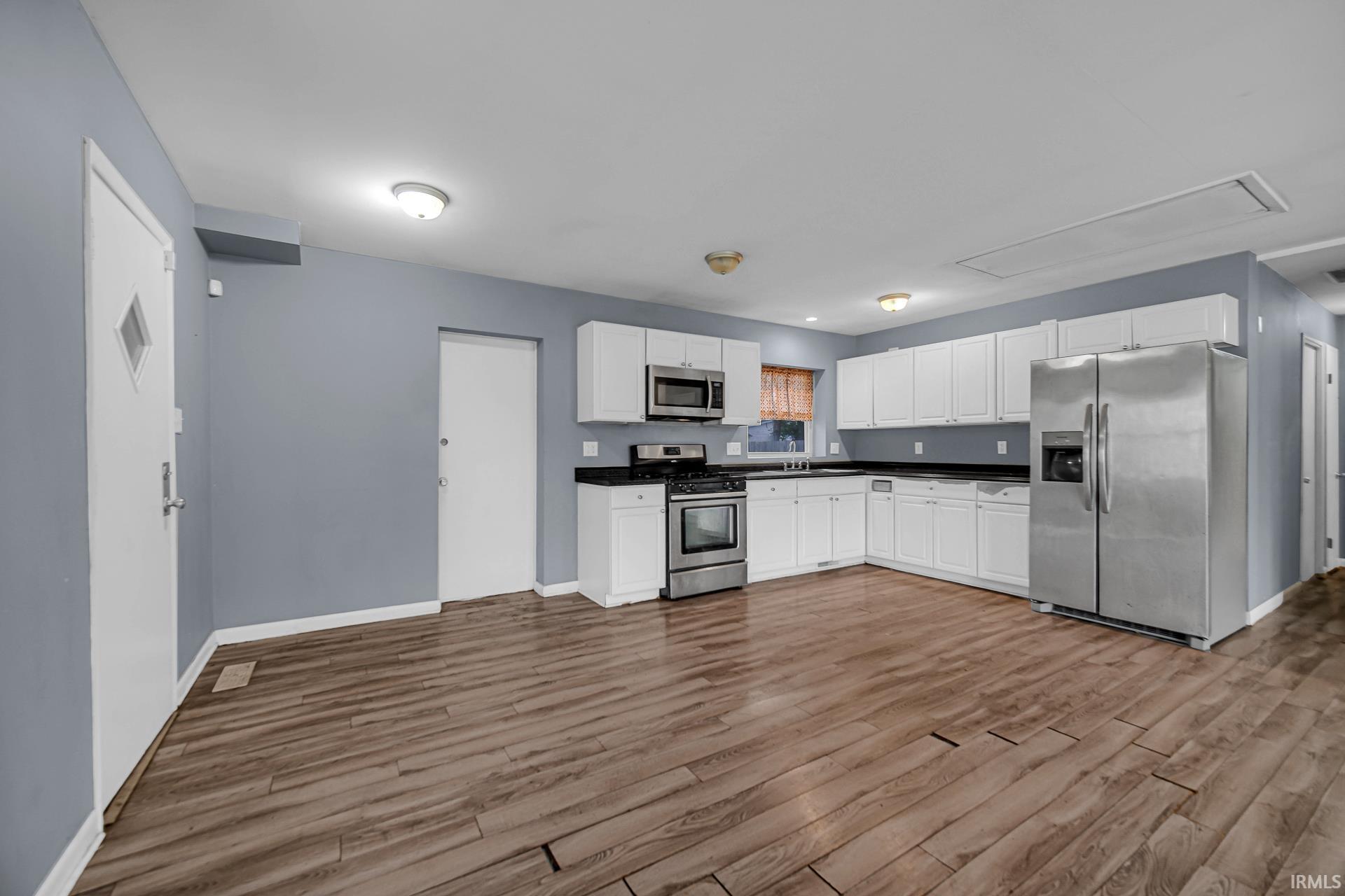 3425 Kent Lane