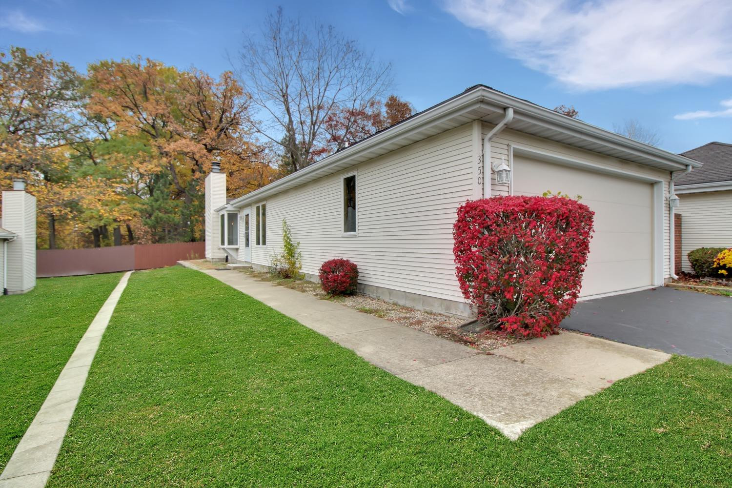 350 Deerpath Drive W