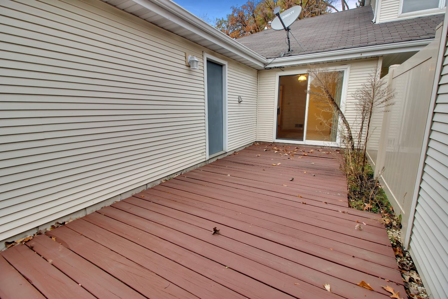 350 Deerpath Drive W