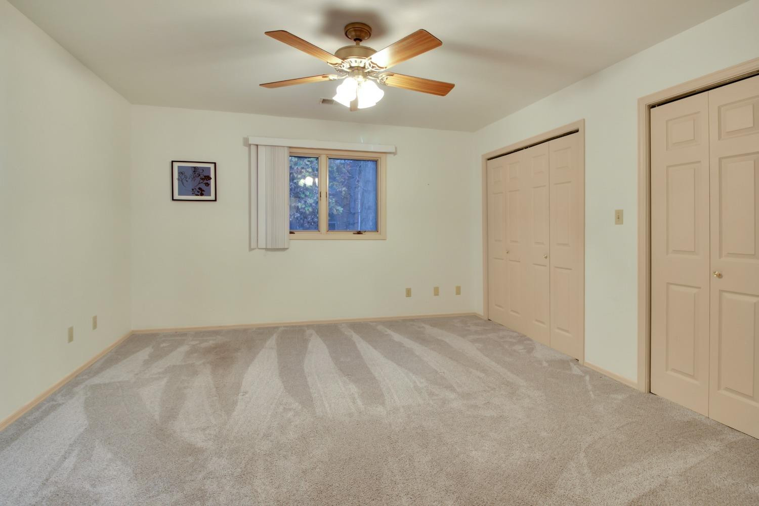 350 Deerpath Drive W