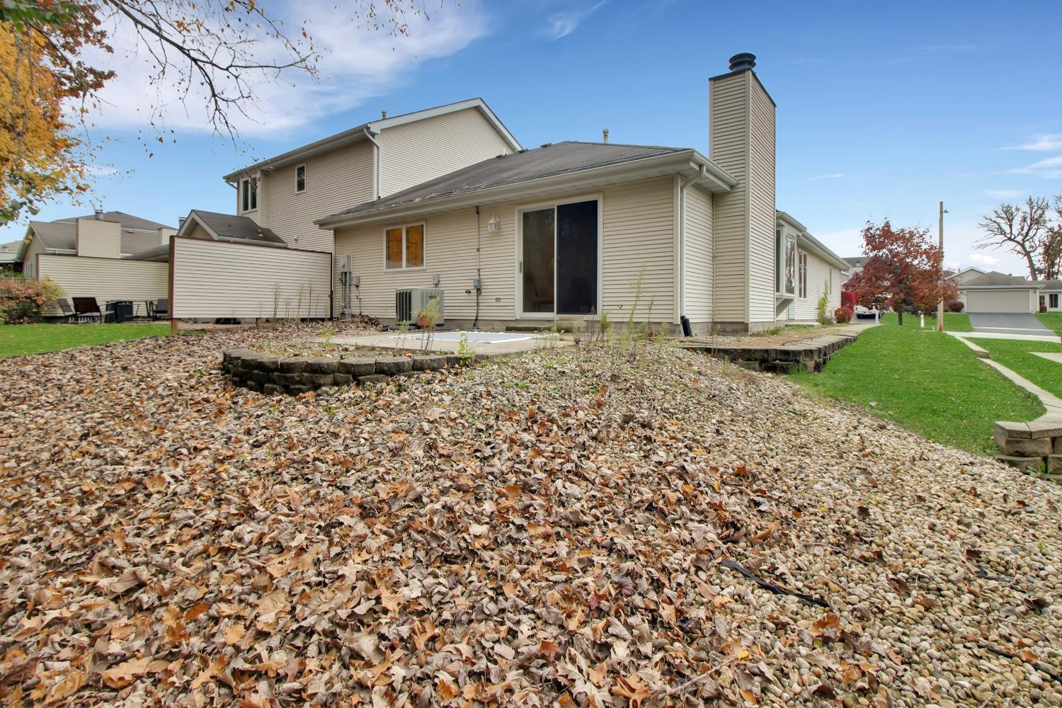 350 Deerpath Drive W