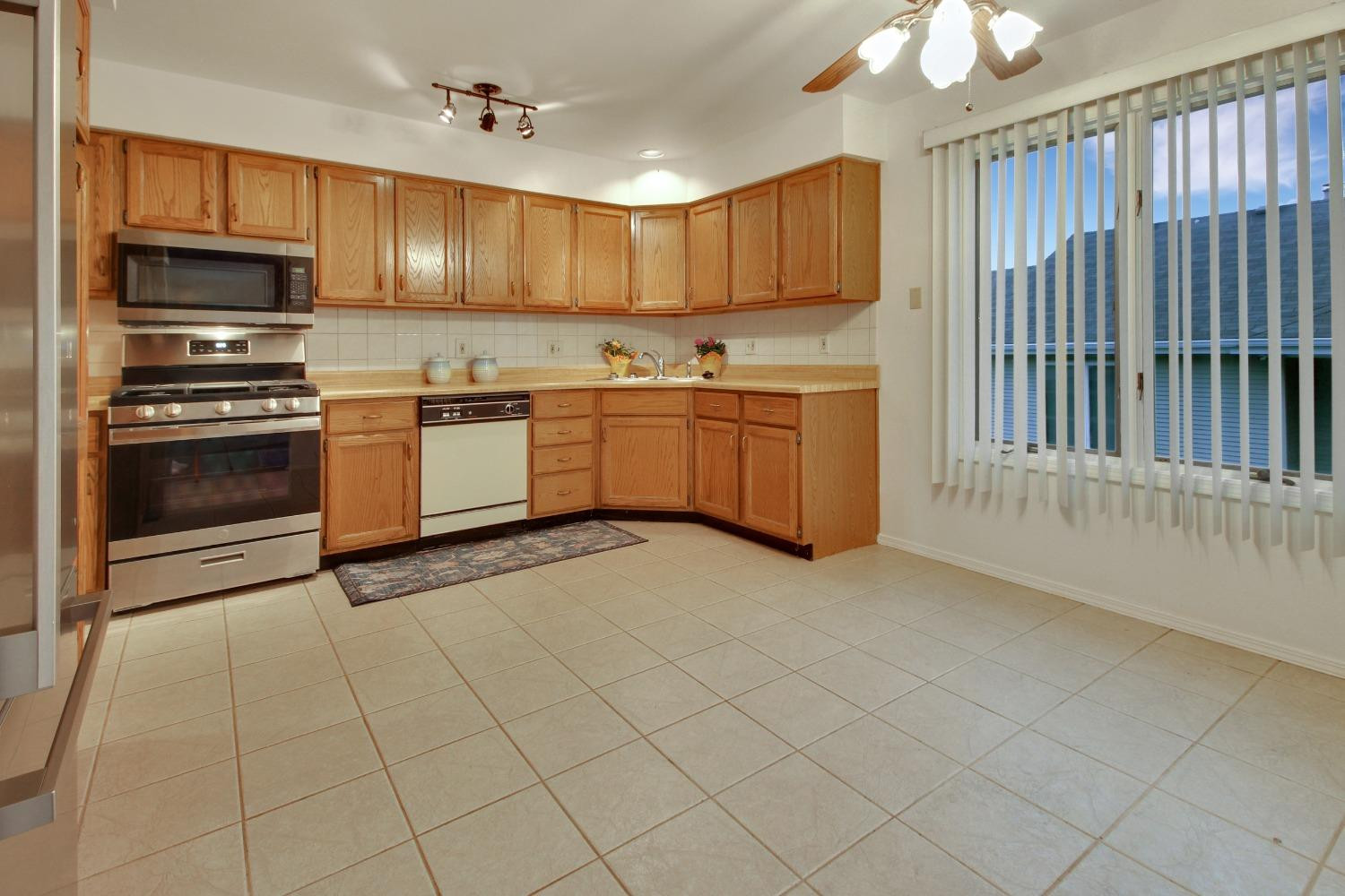 350 Deerpath Drive W
