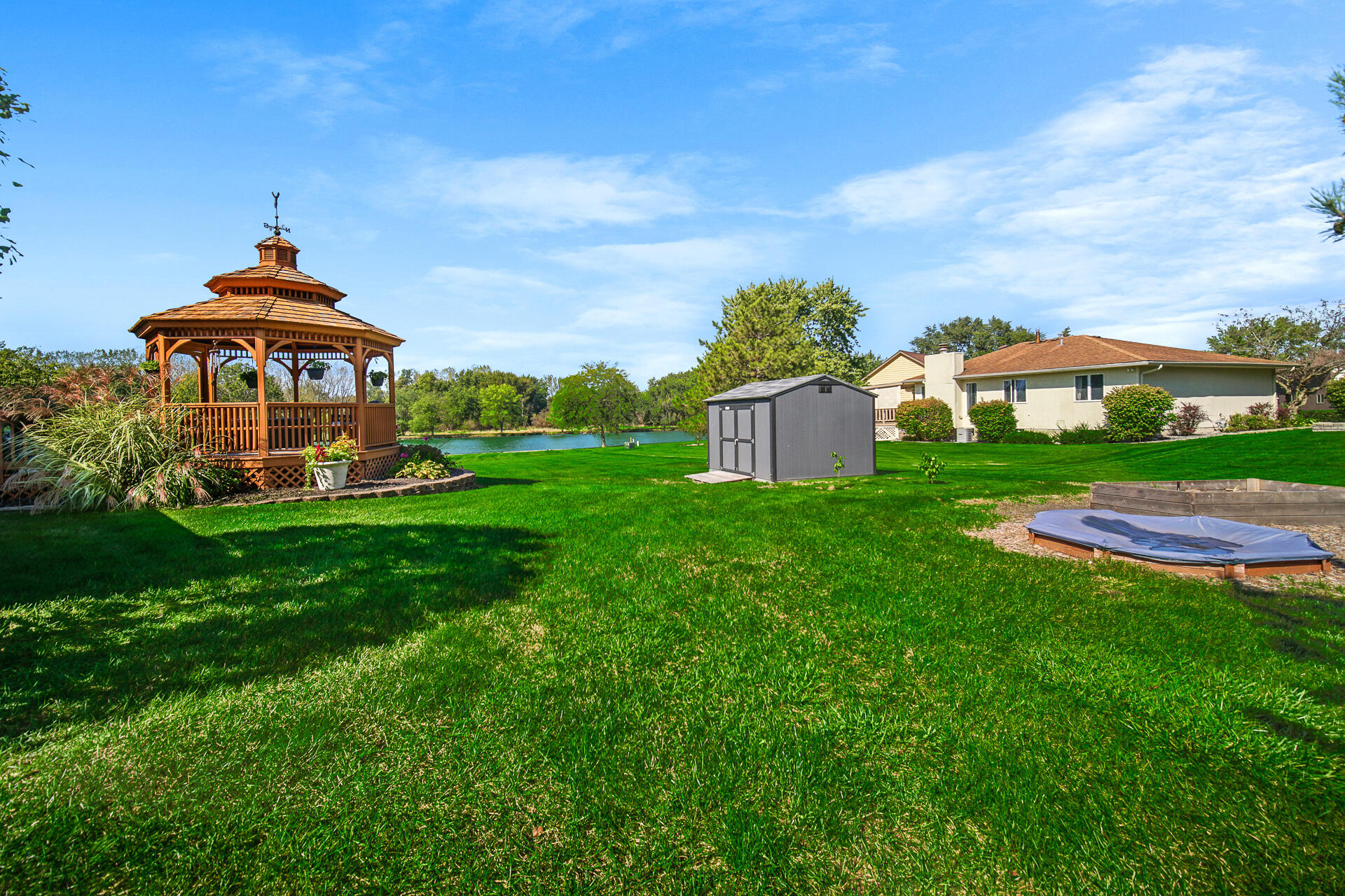 2608 Queens Lane