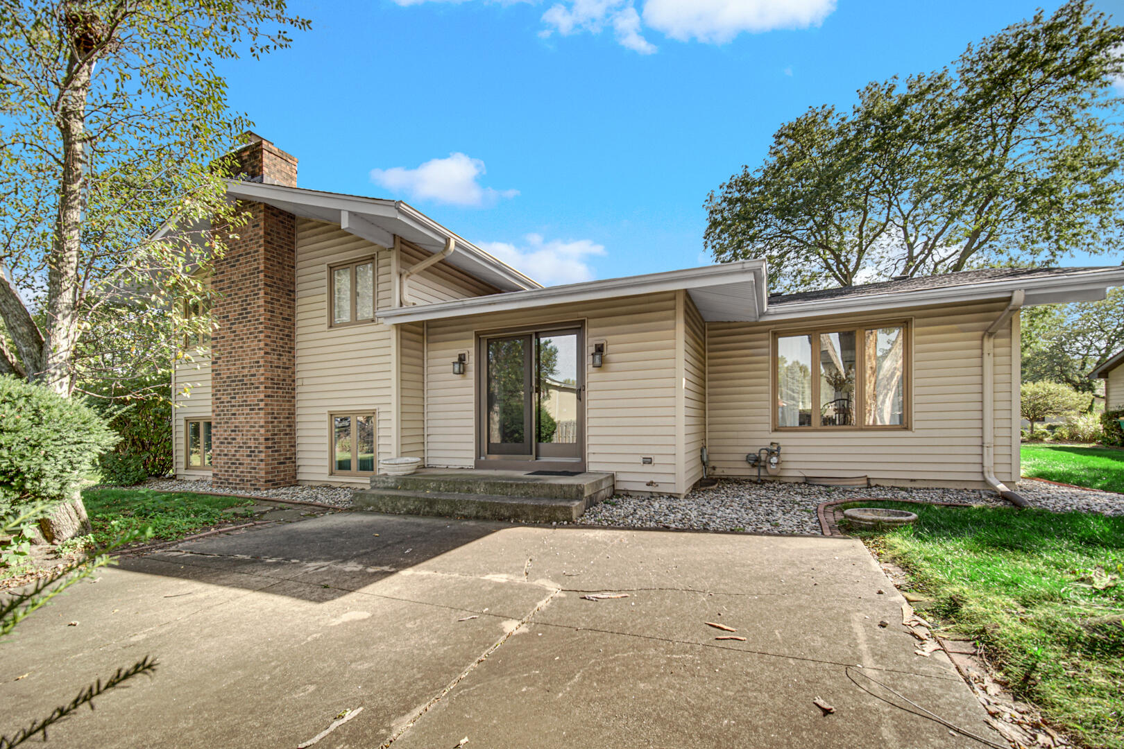 1151 Bluebird Lane