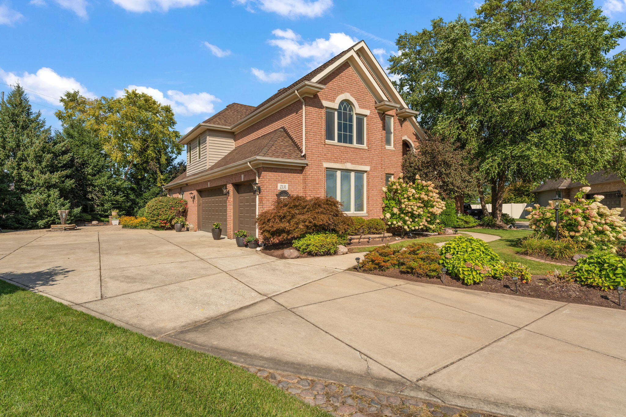 2131 White Oak Lane