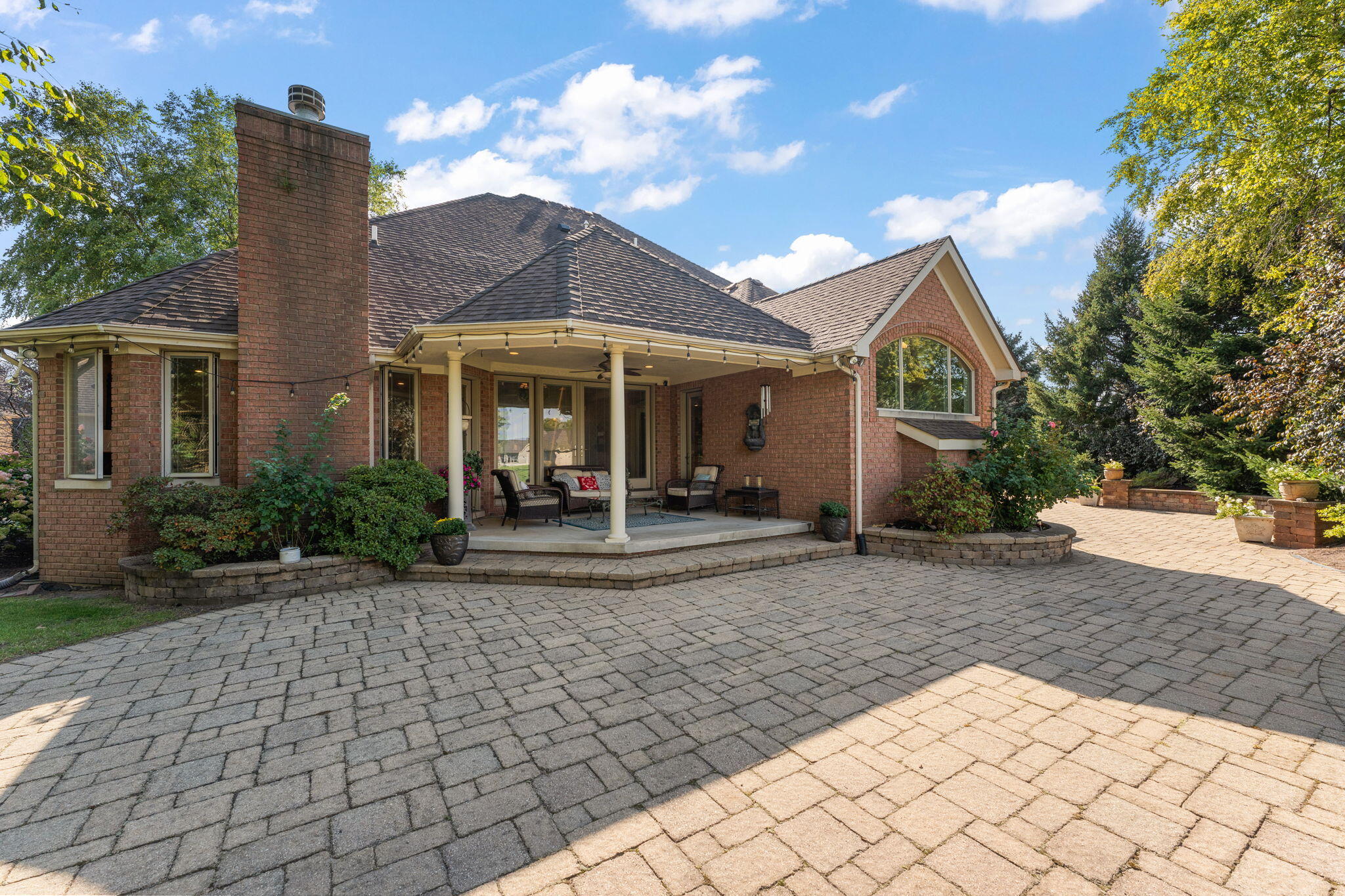 2131 White Oak Lane