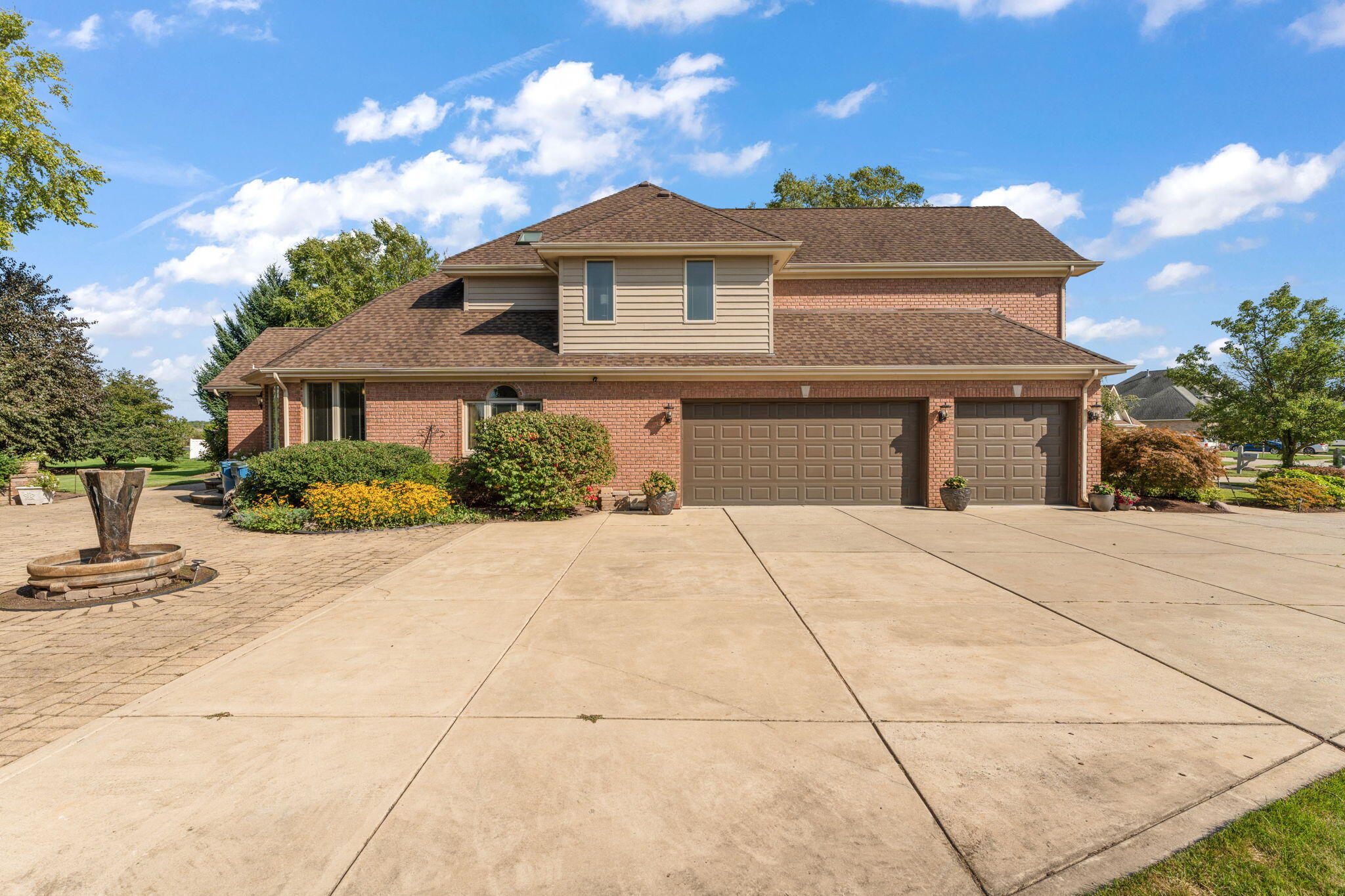 2131 White Oak Lane