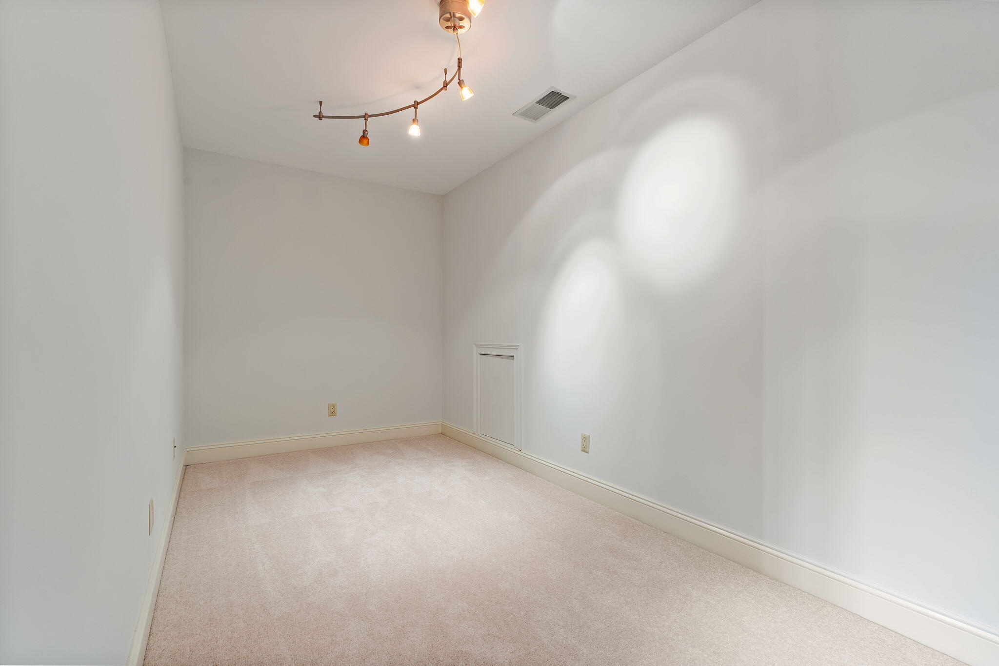 2131 White Oak Lane