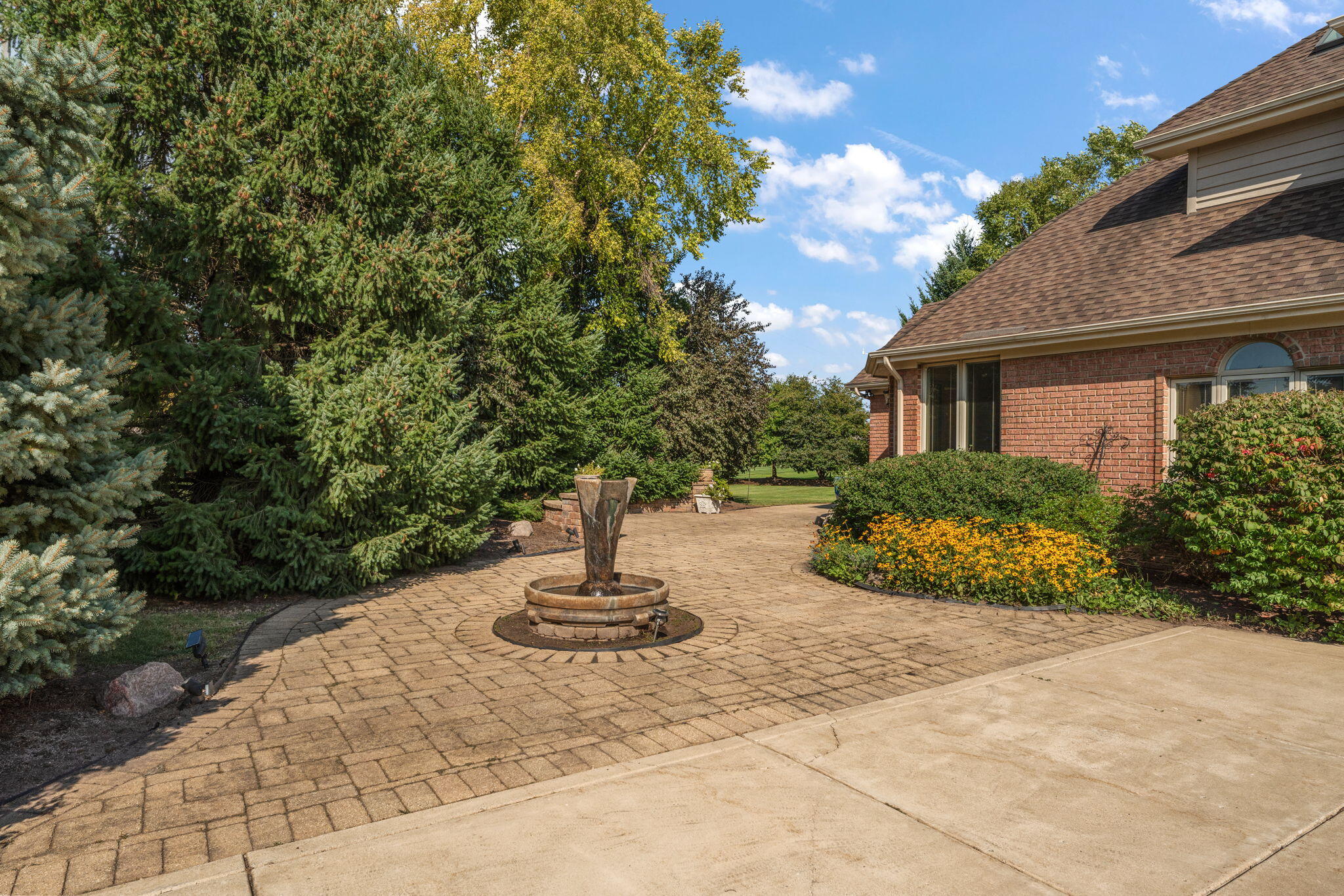 2131 White Oak Lane