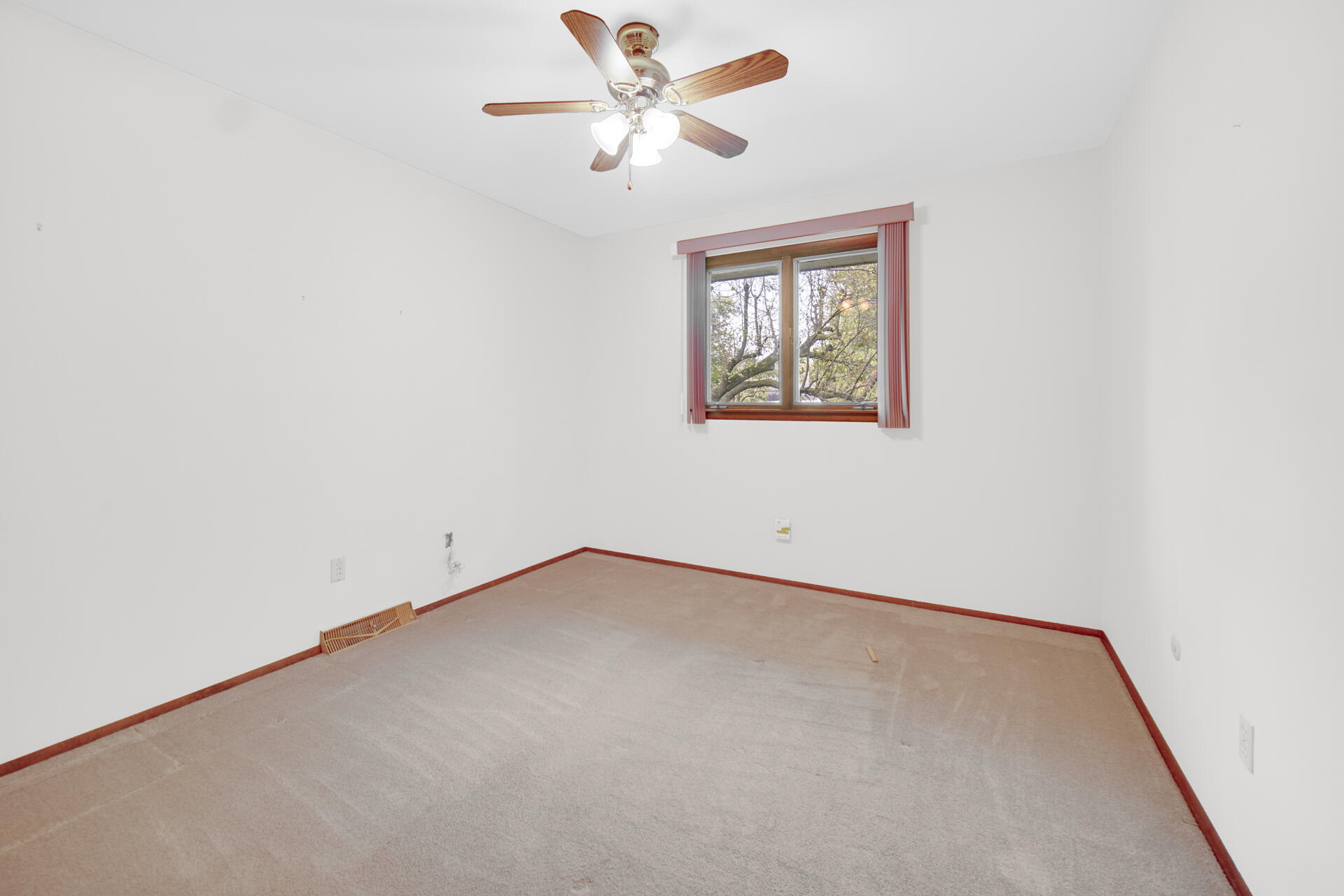 9437 Oriole Drive