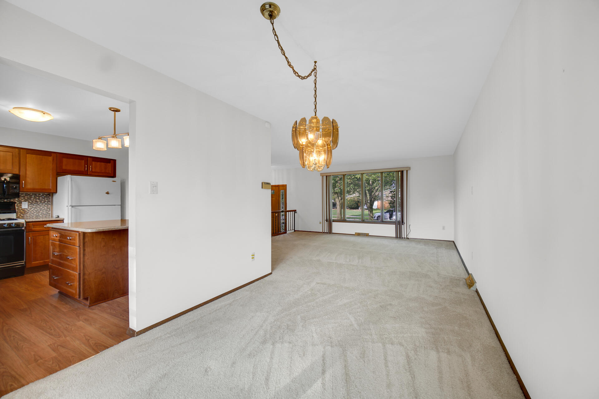 9437 Oriole Drive