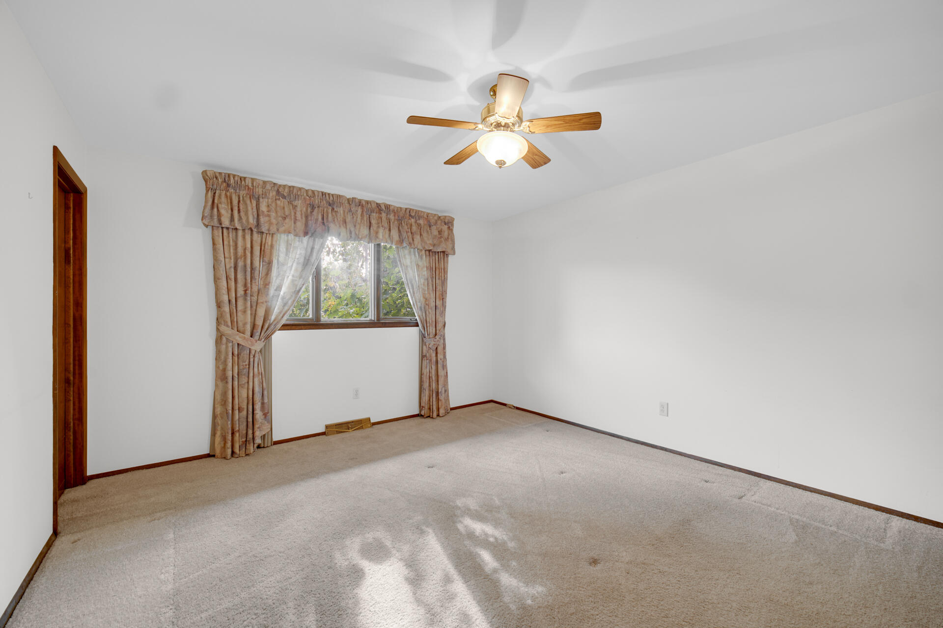 9437 Oriole Drive