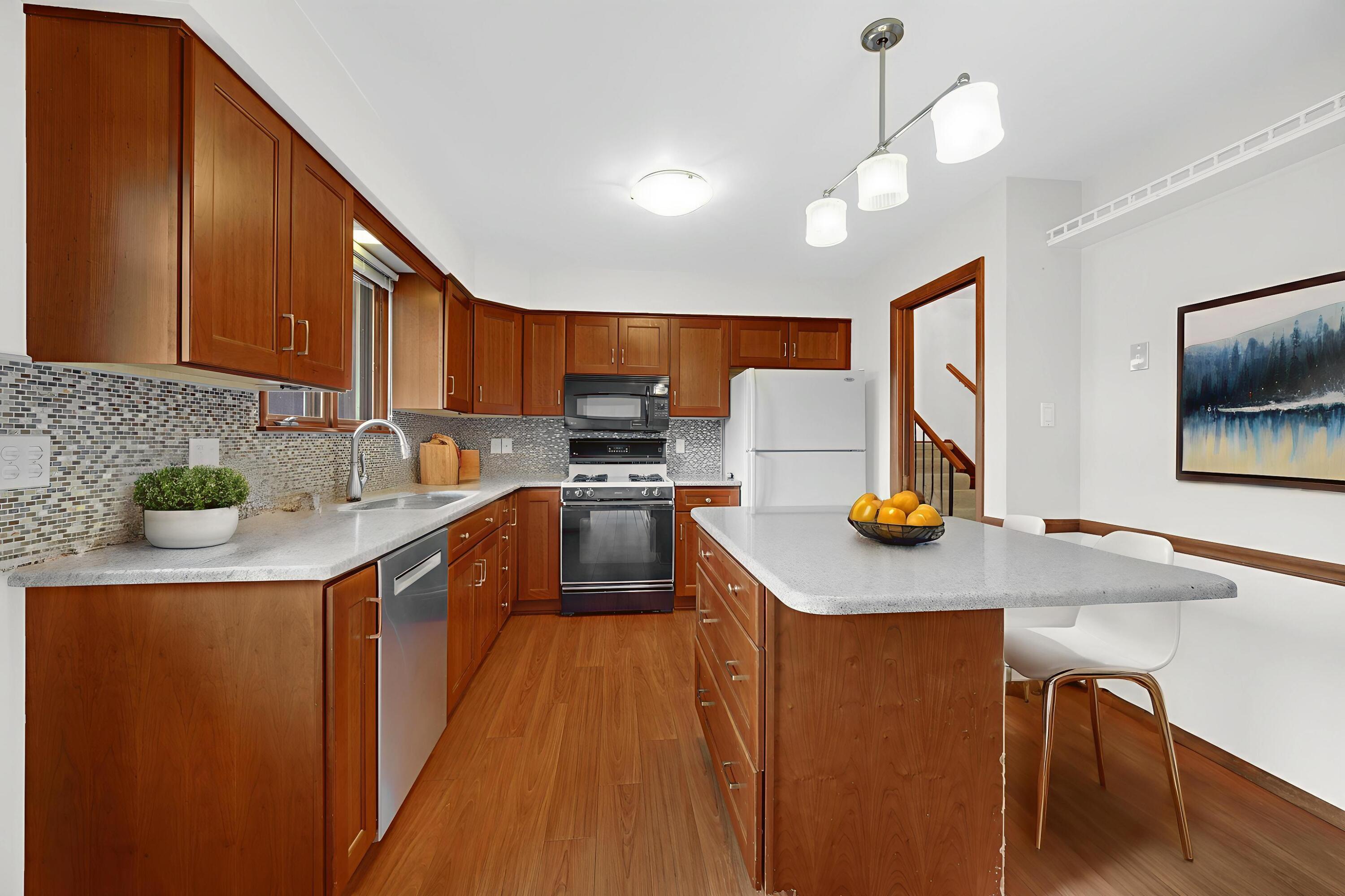 9437 Oriole Drive