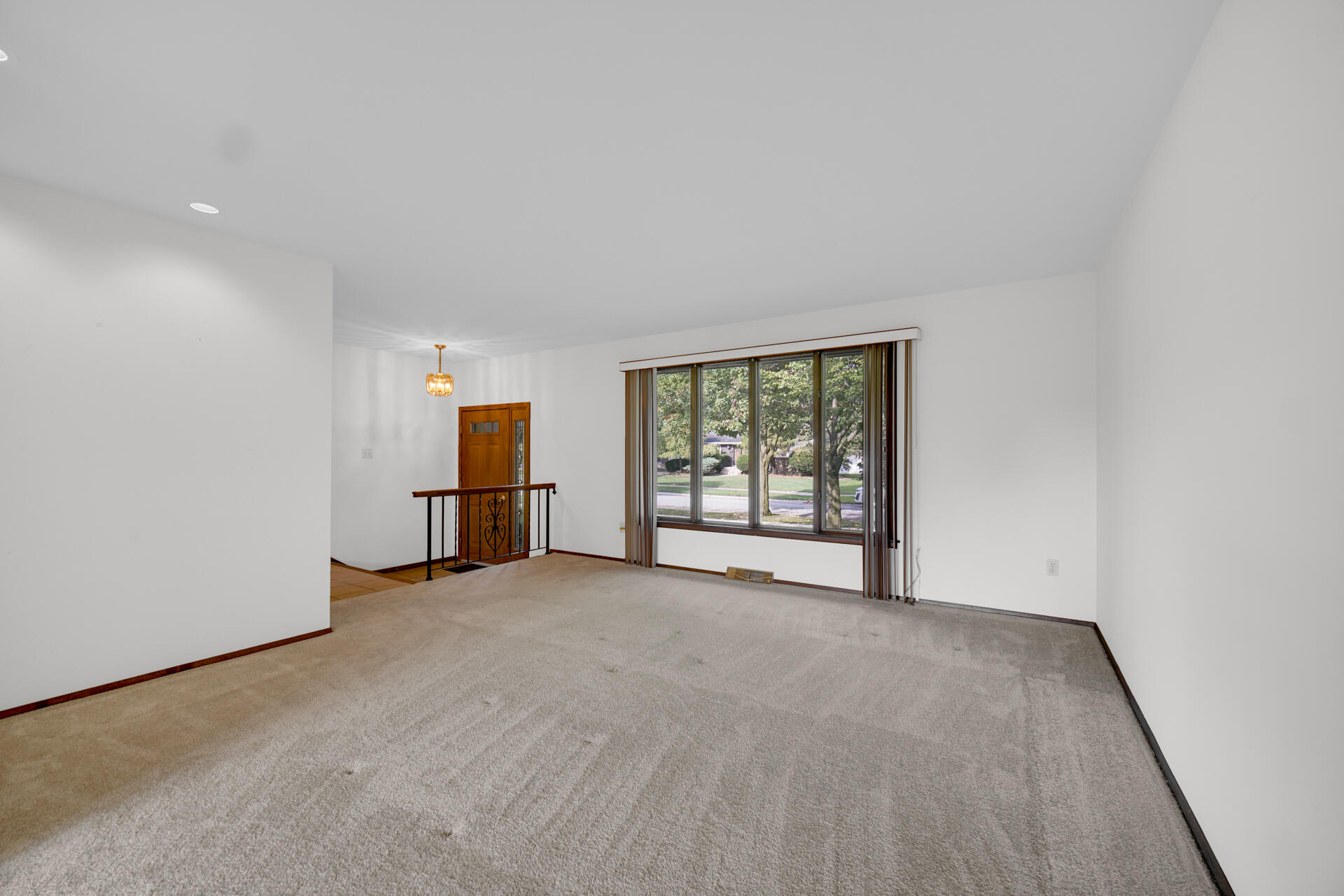 9437 Oriole Drive