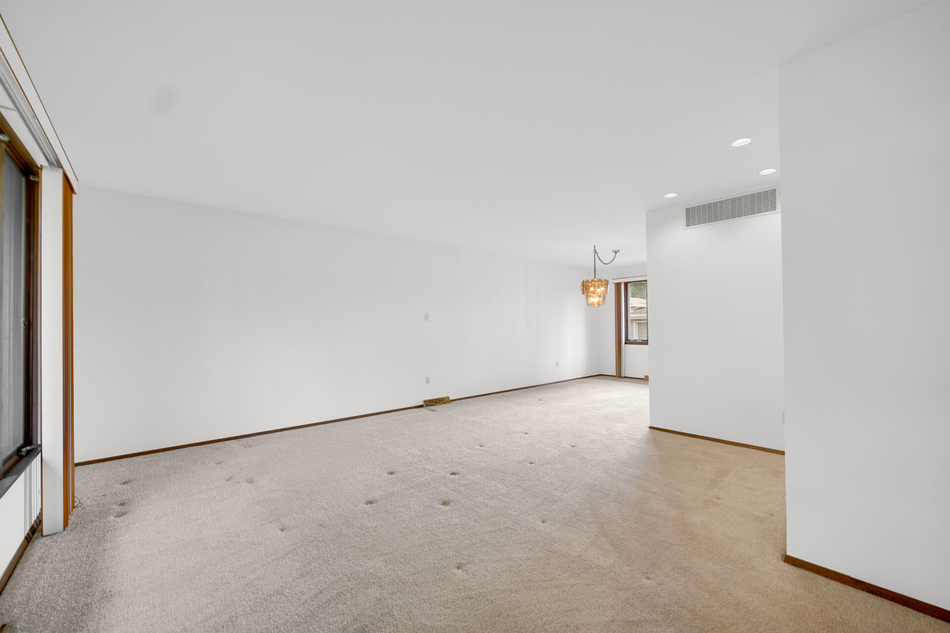 9437 Oriole Drive
