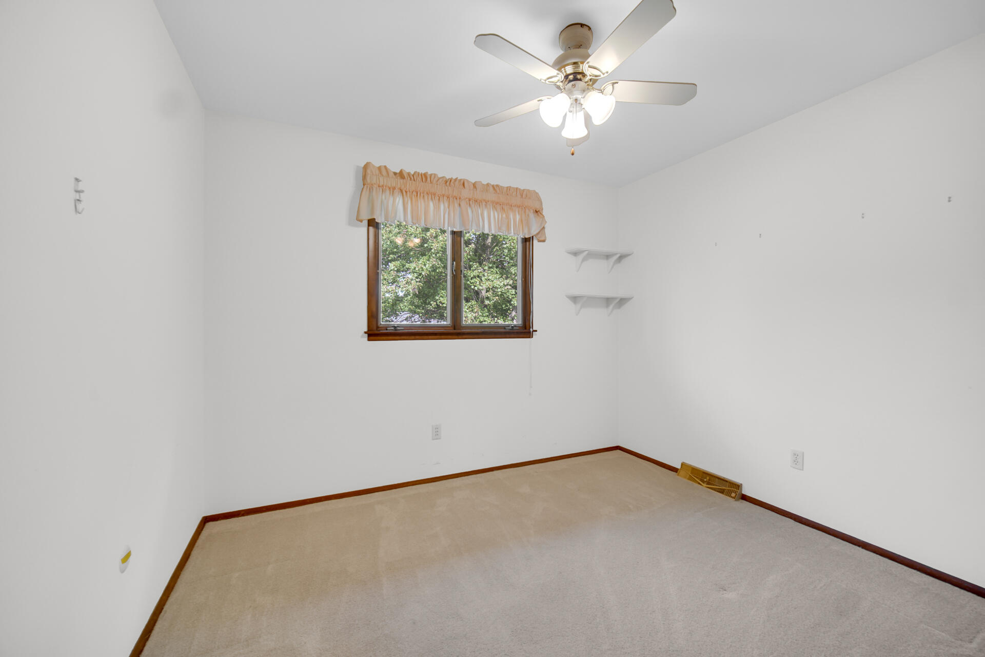 9437 Oriole Drive