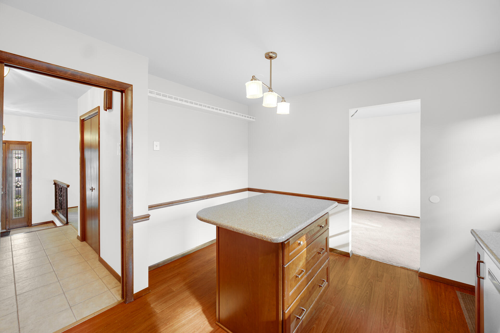 9437 Oriole Drive