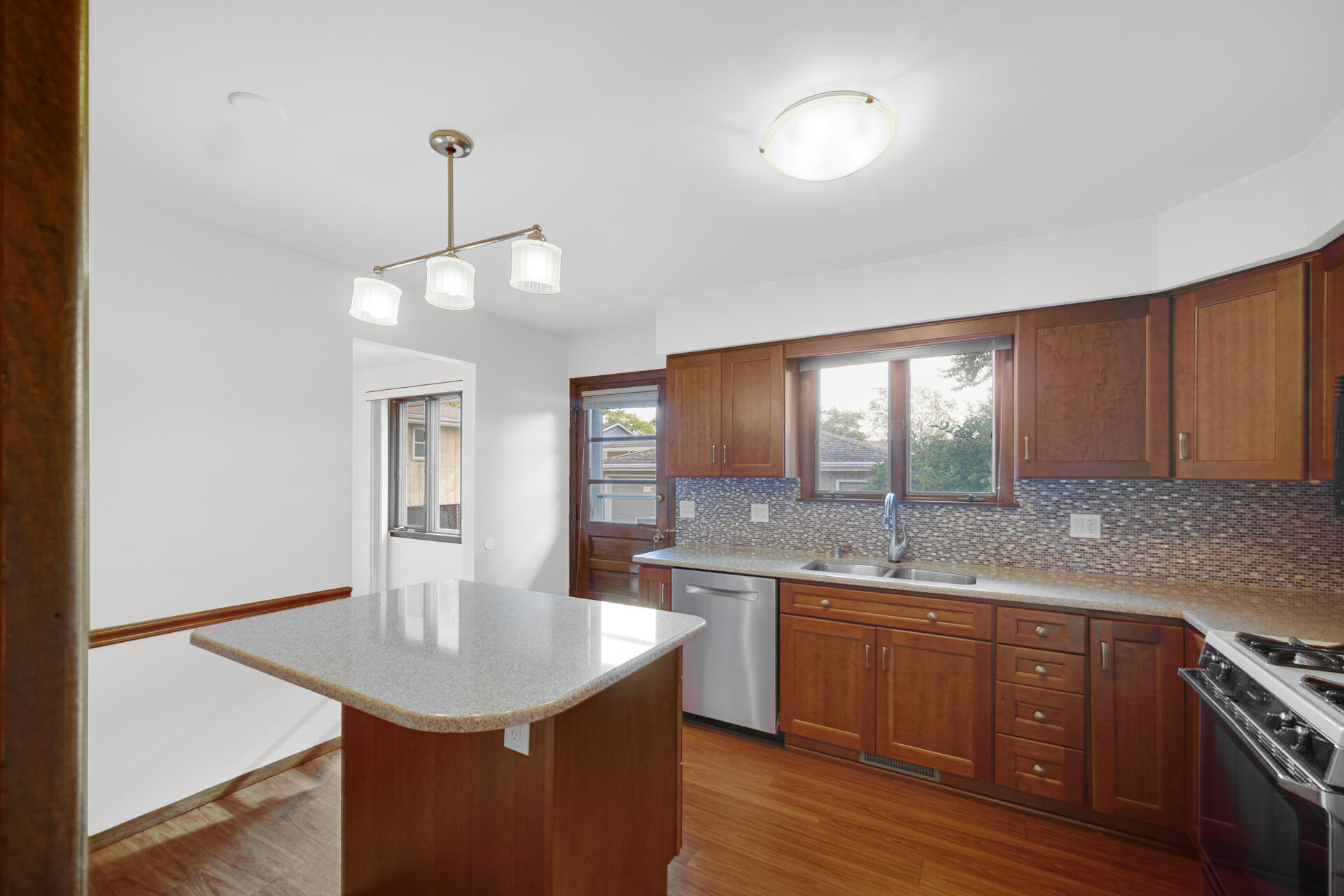 9437 Oriole Drive