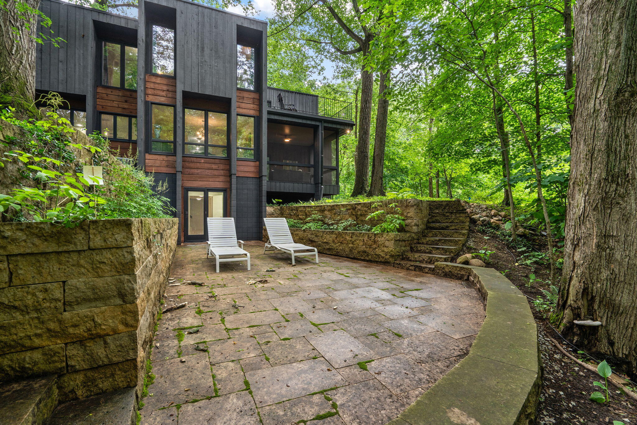 2403 Sherwood Drive