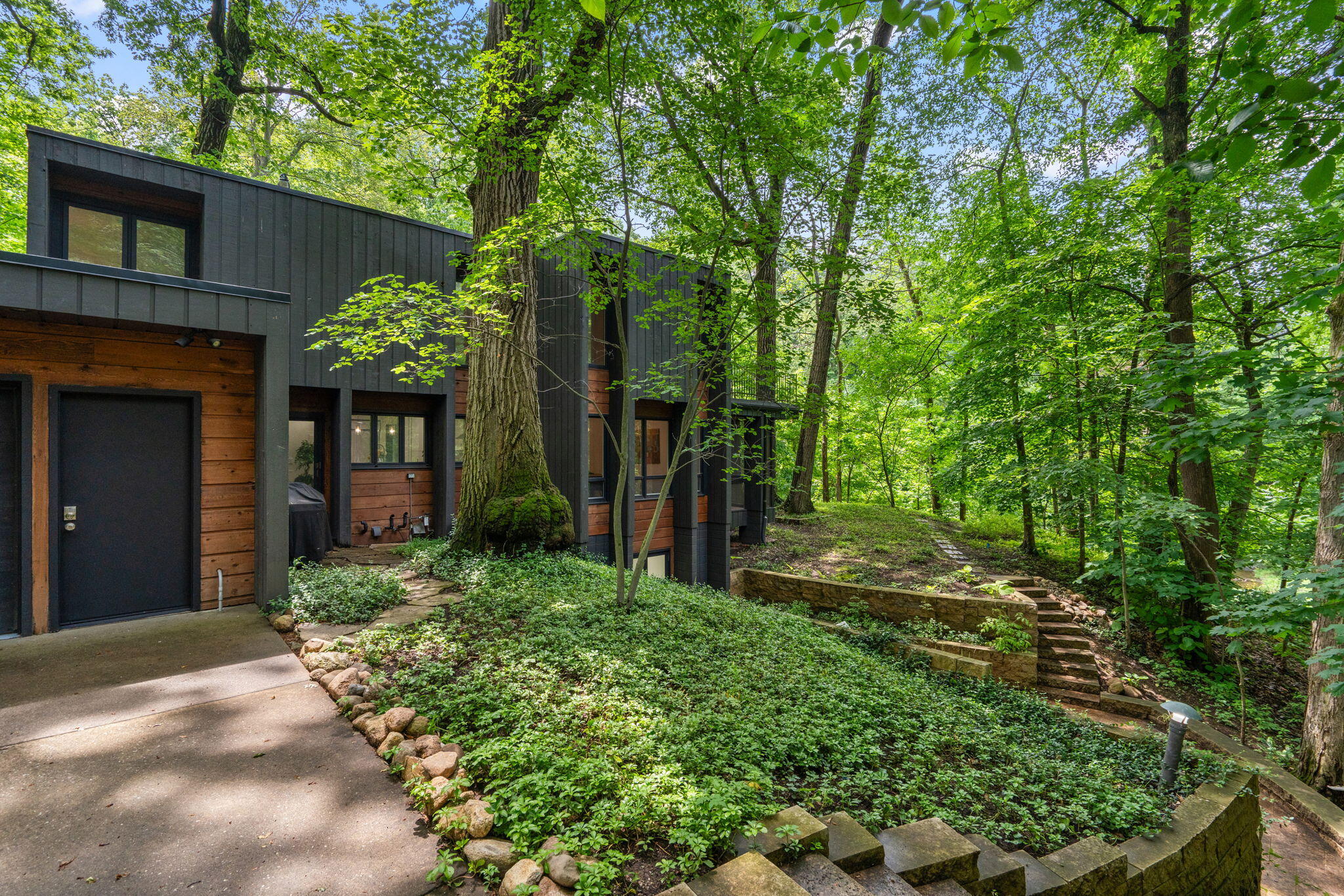 2403 Sherwood Drive