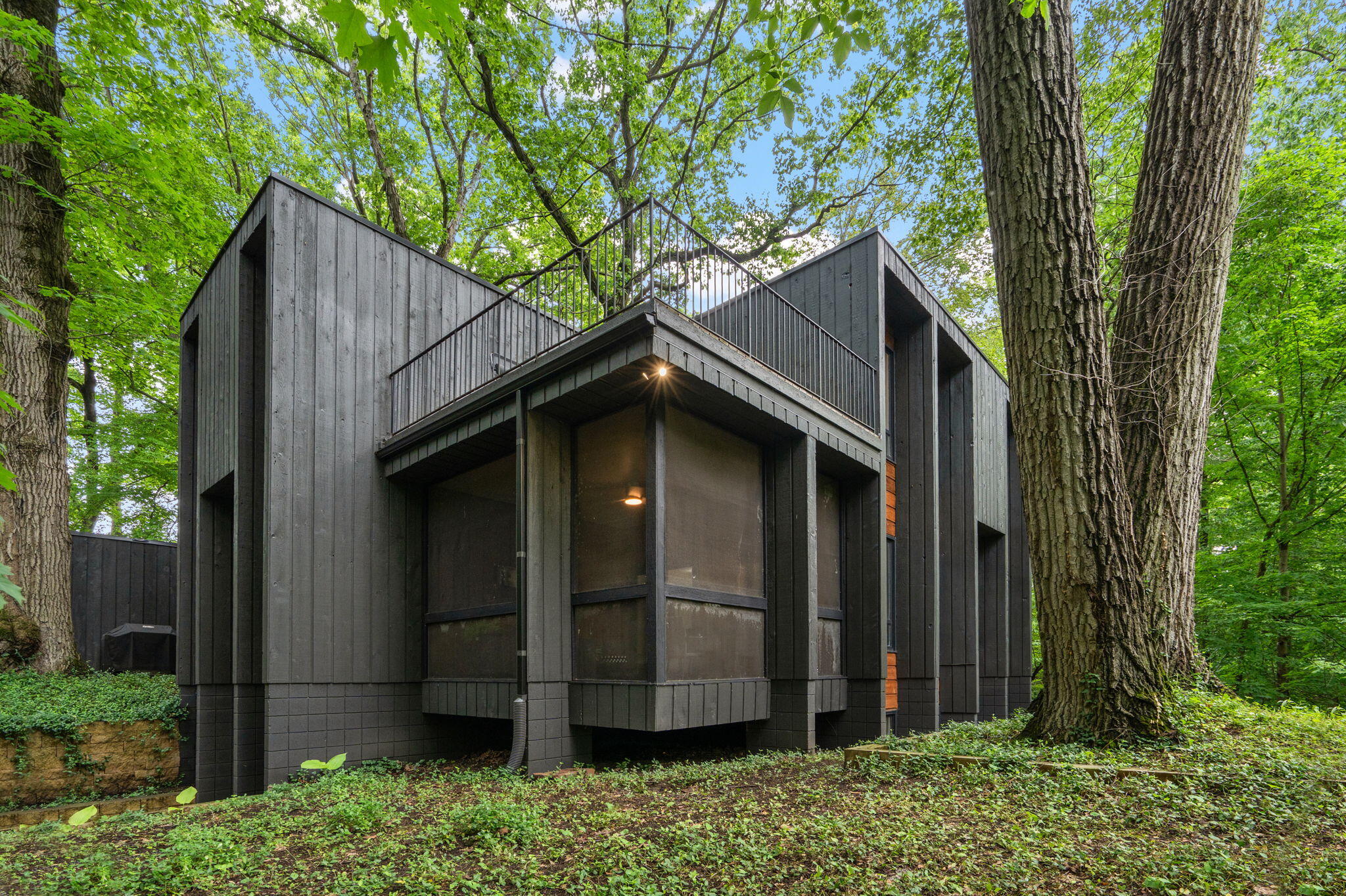 2403 Sherwood Drive