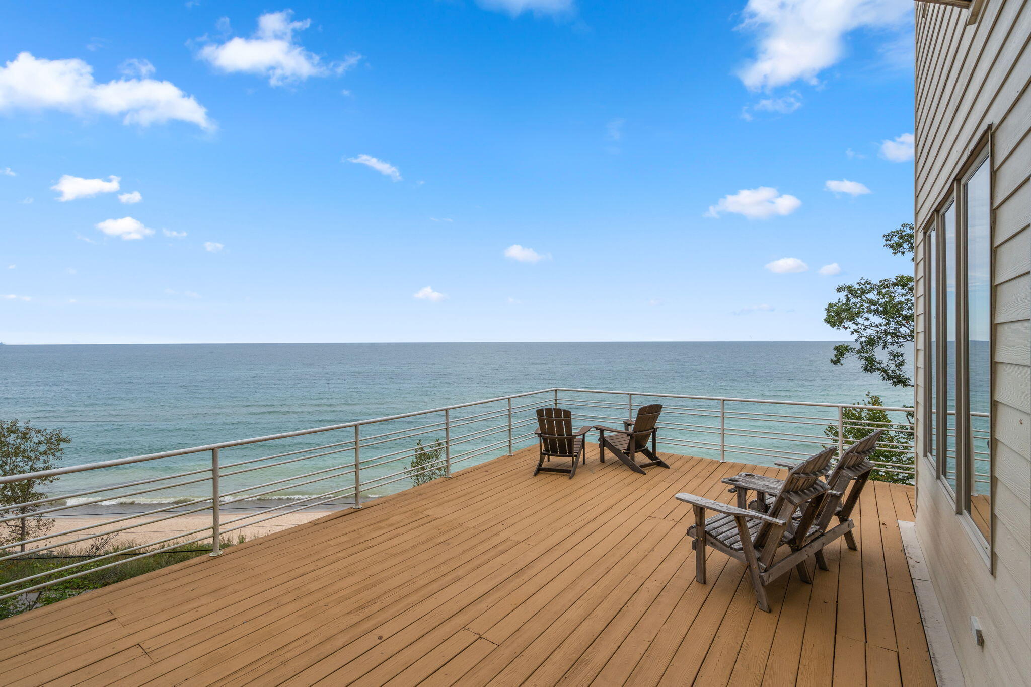 711 E Lake Front Drive