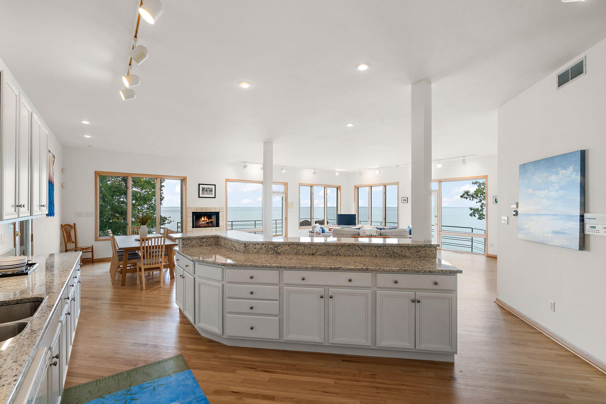 711 E Lake Front Drive