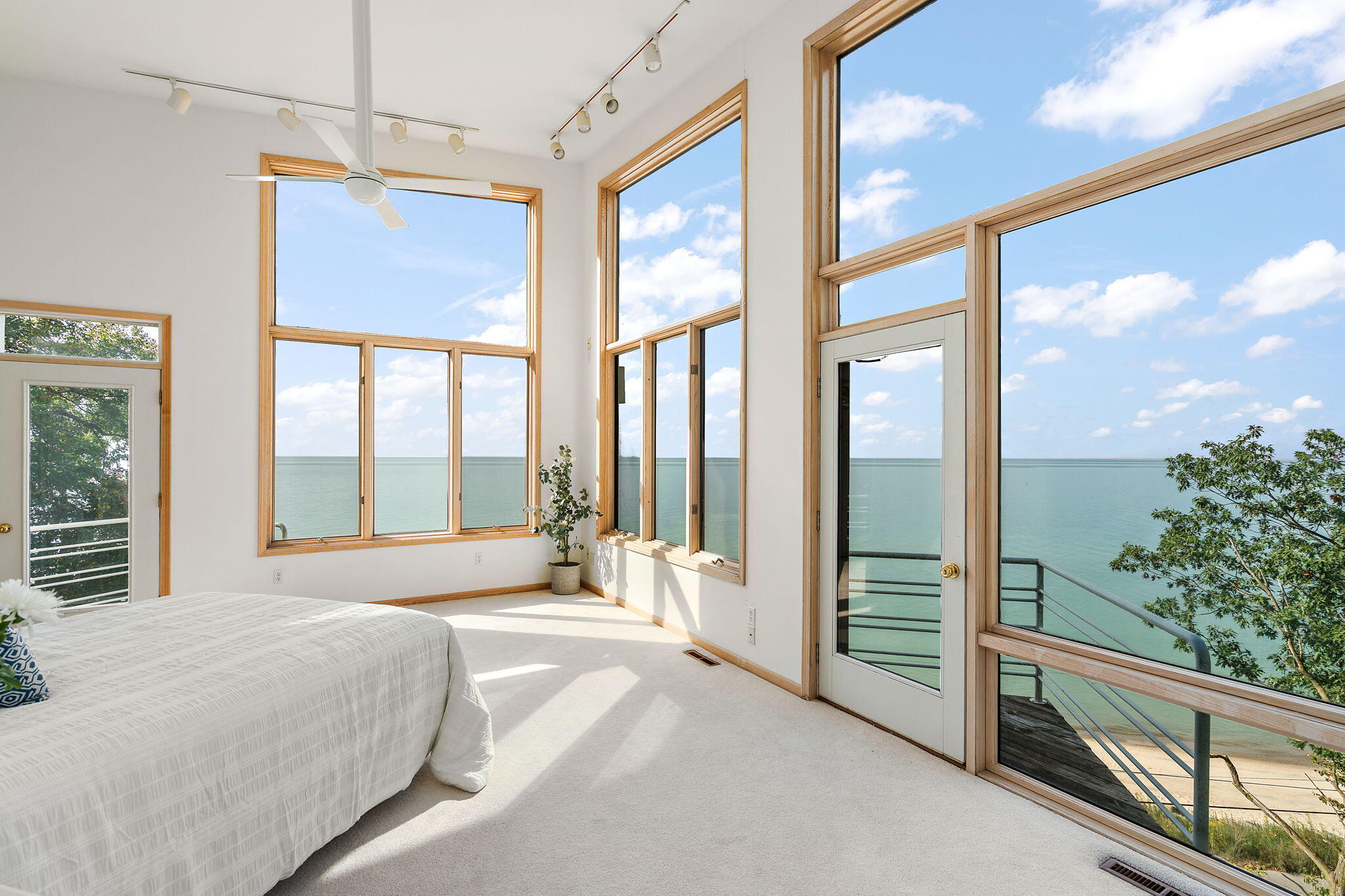711 E Lake Front Drive