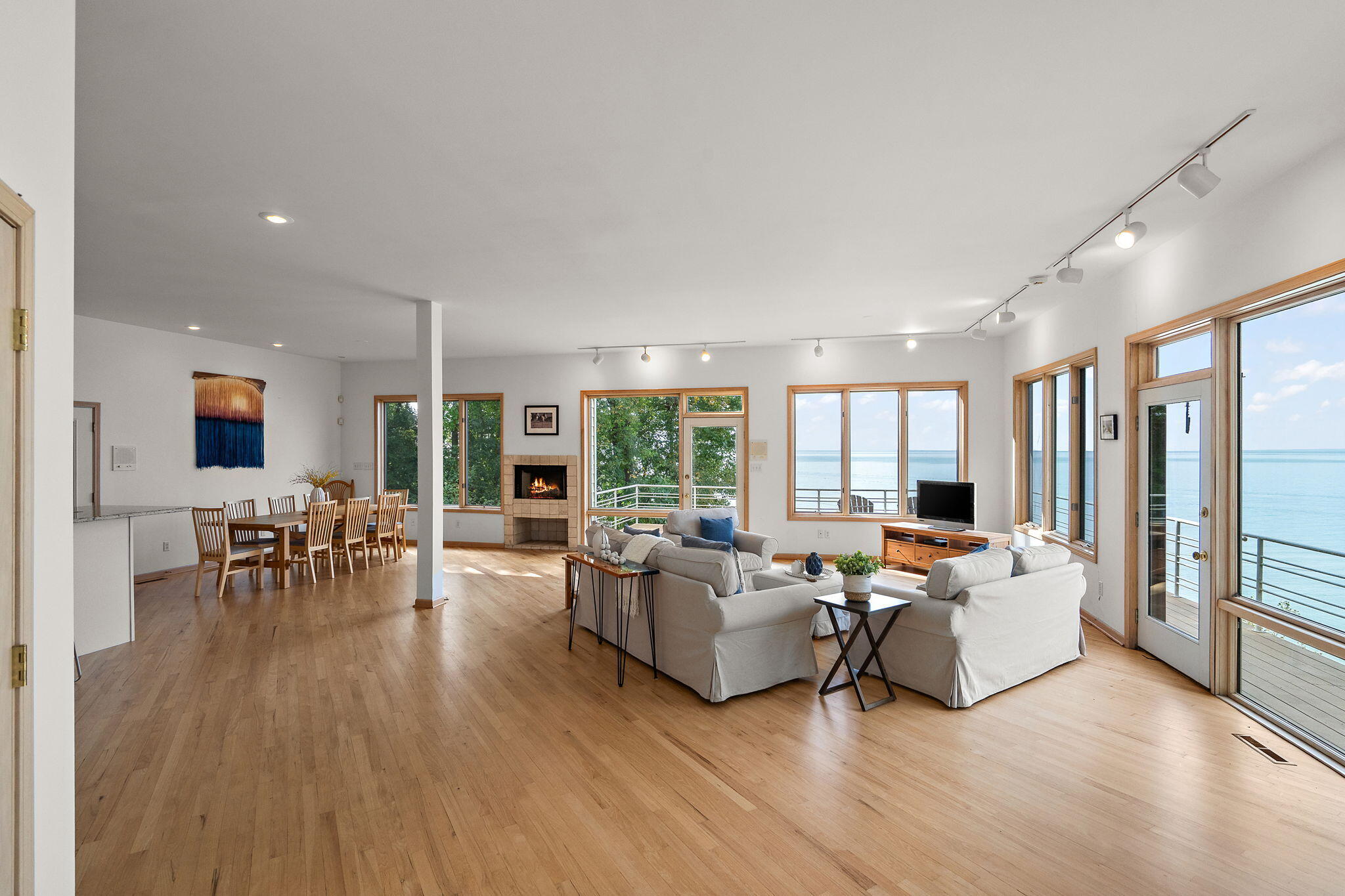 711 E Lake Front Drive