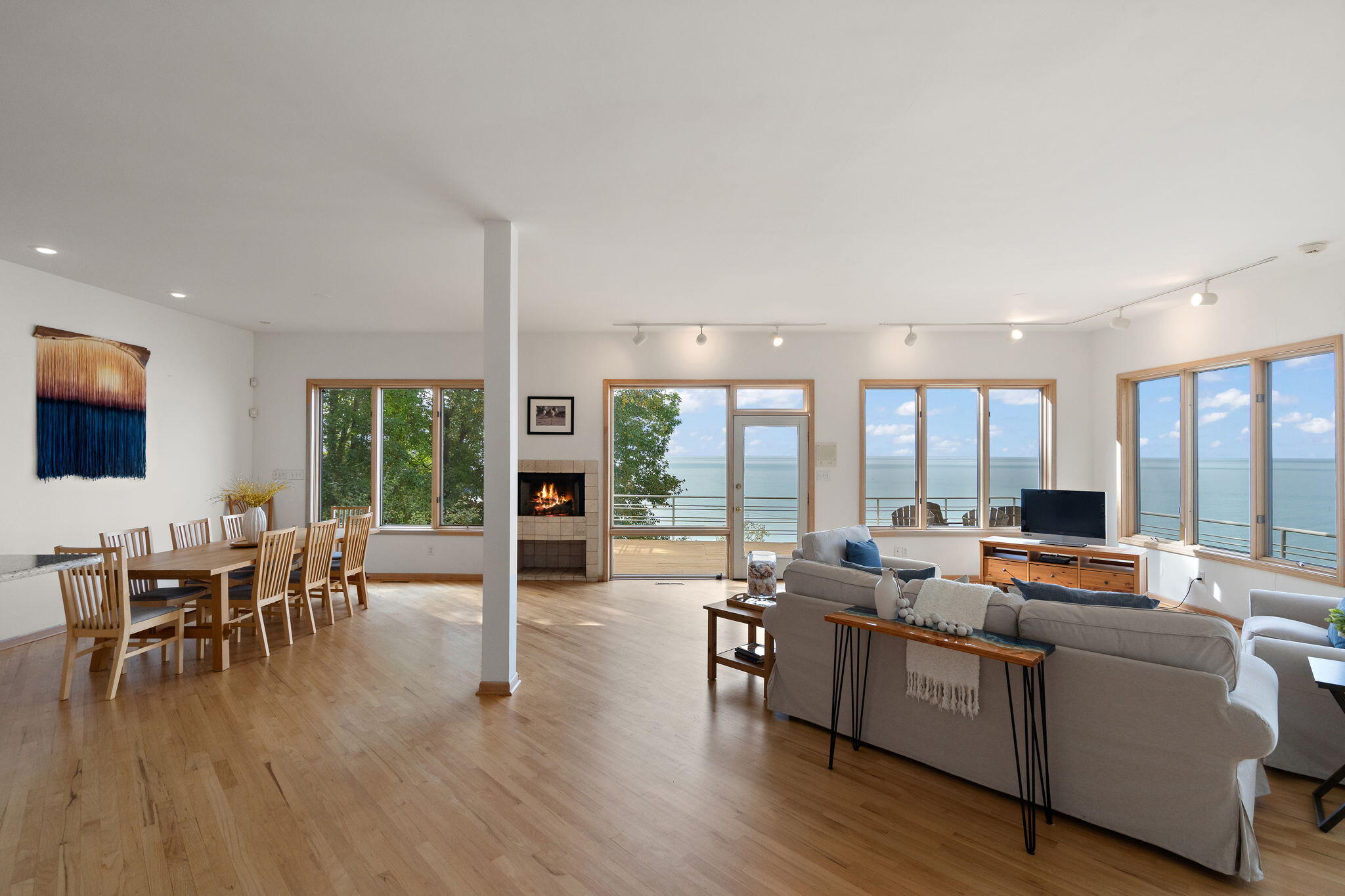 711 E Lake Front Drive