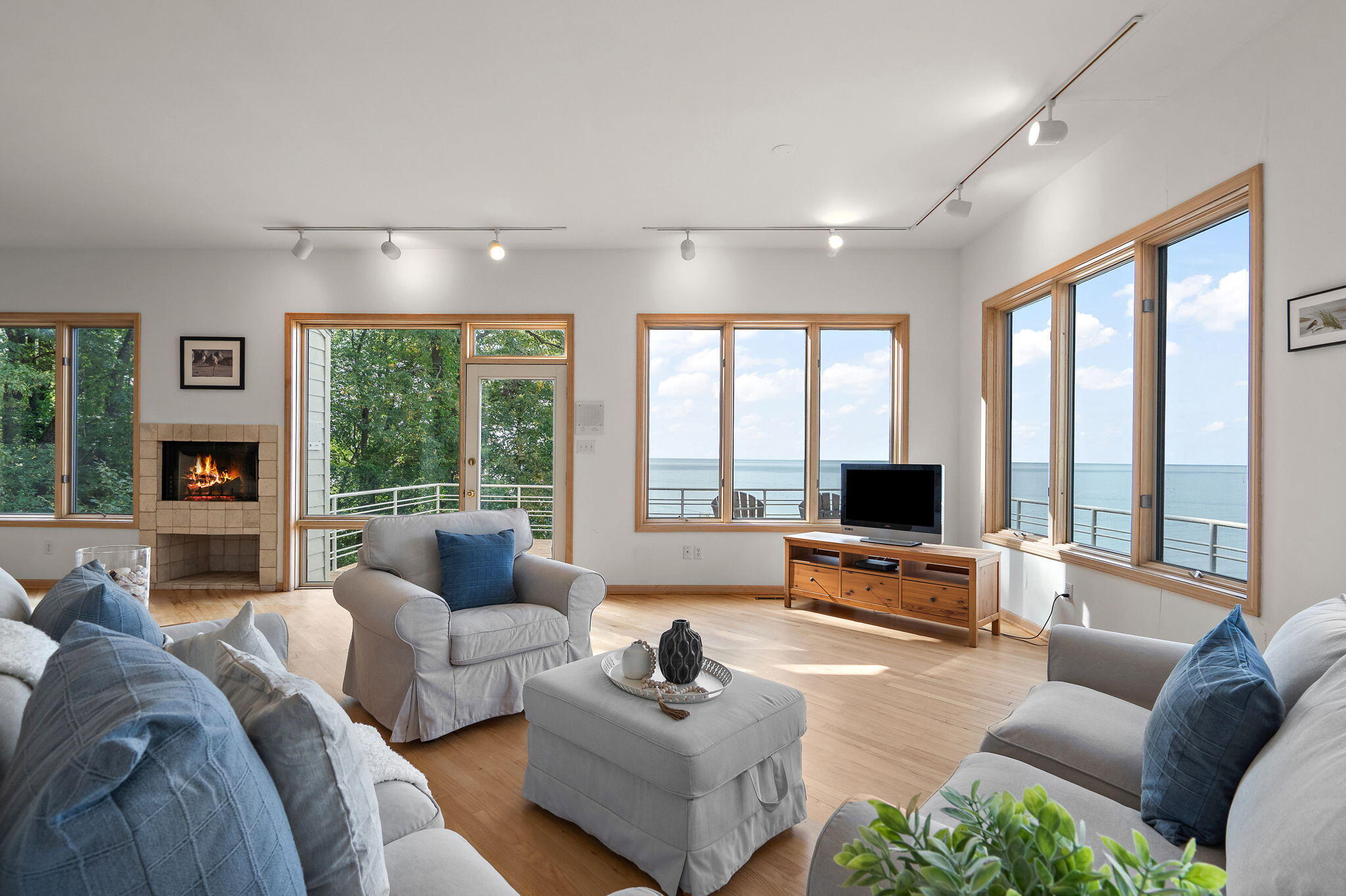 711 E Lake Front Drive