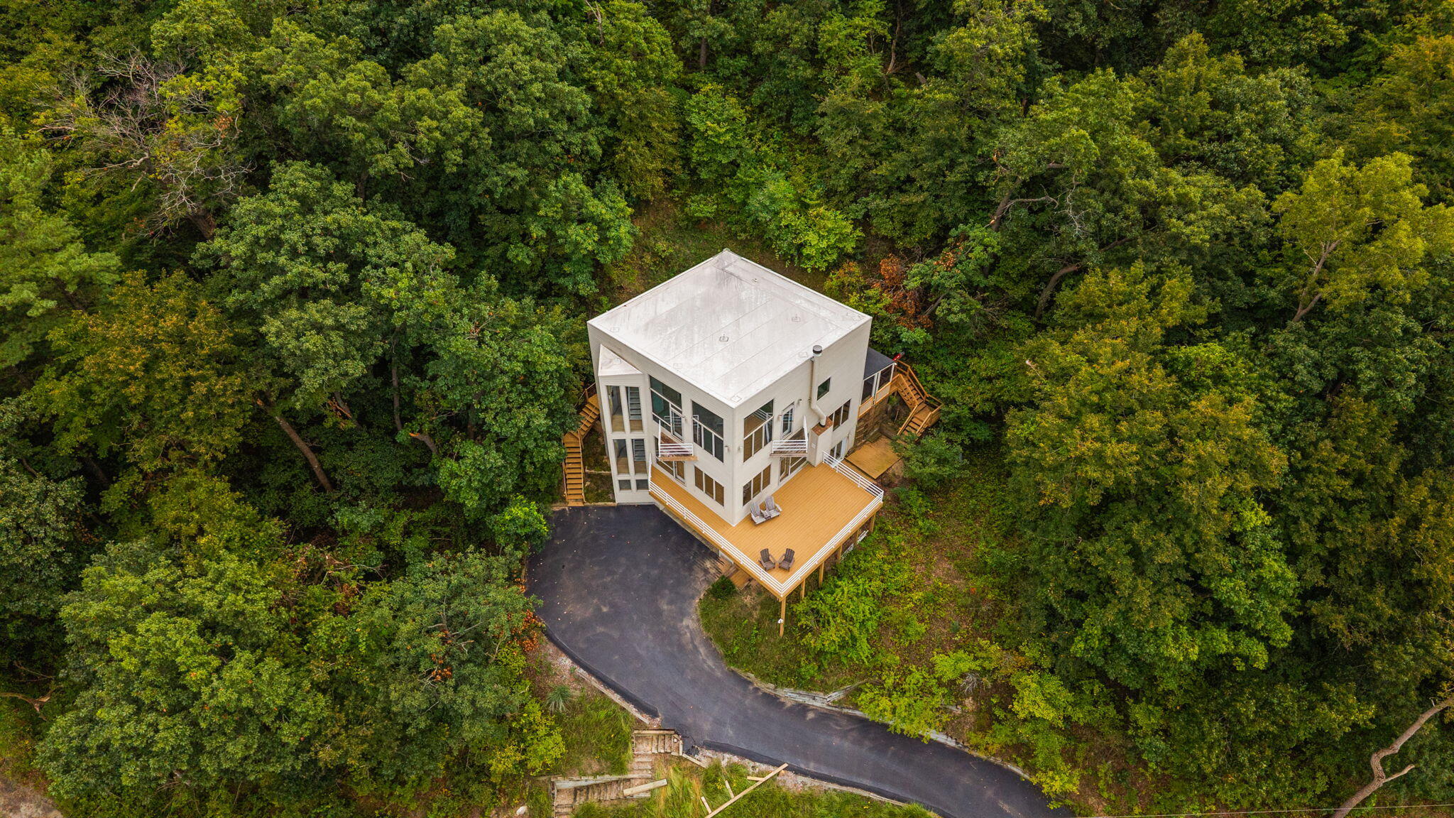 711 E Lake Front Drive