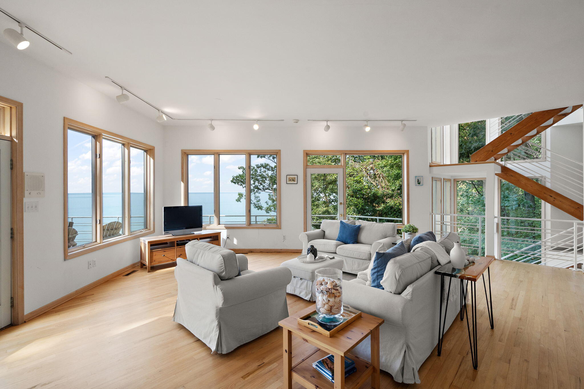 711 E Lake Front Drive