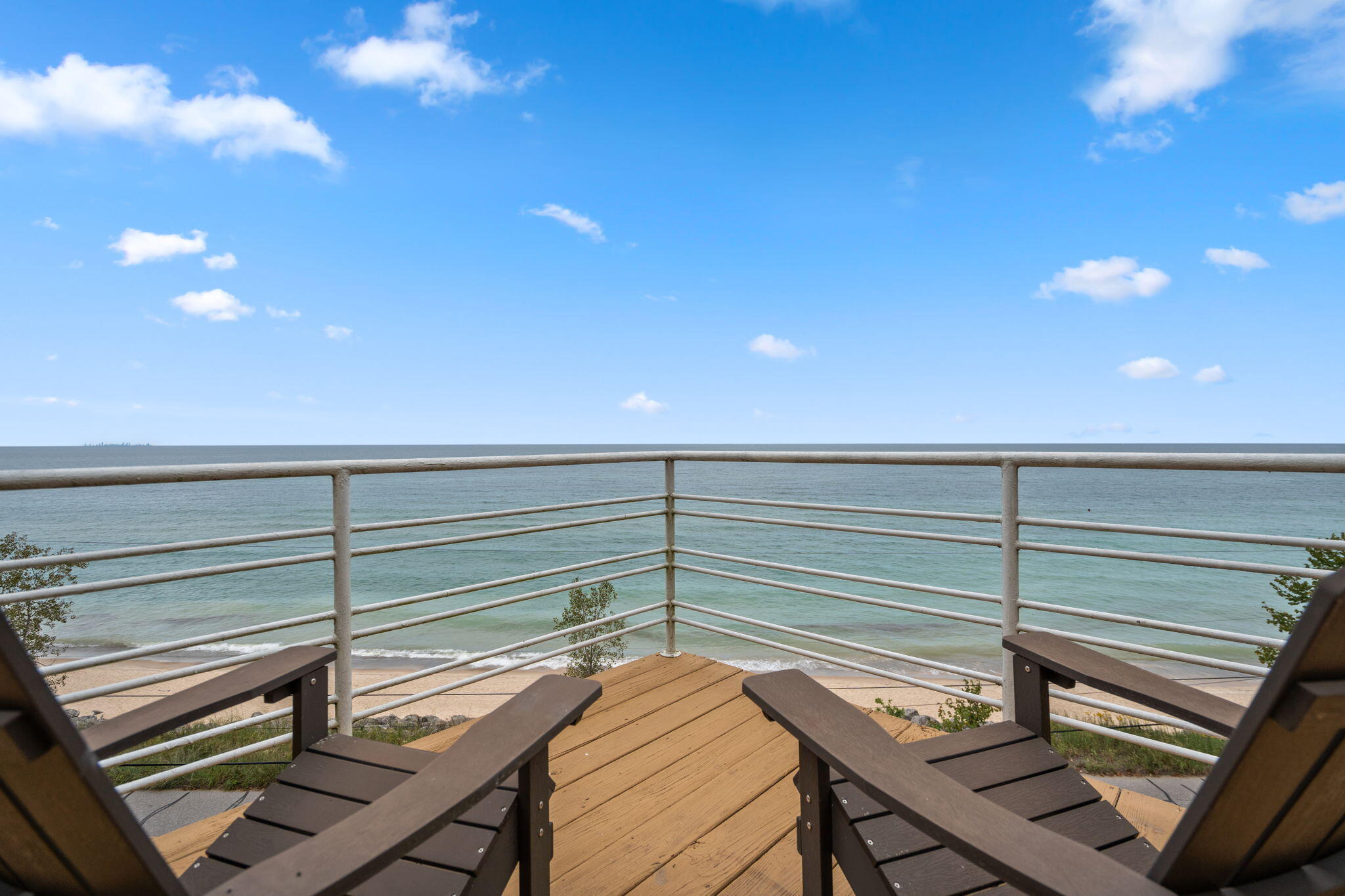 711 E Lake Front Drive