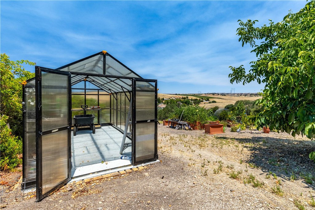 2045 Vista De La Vina