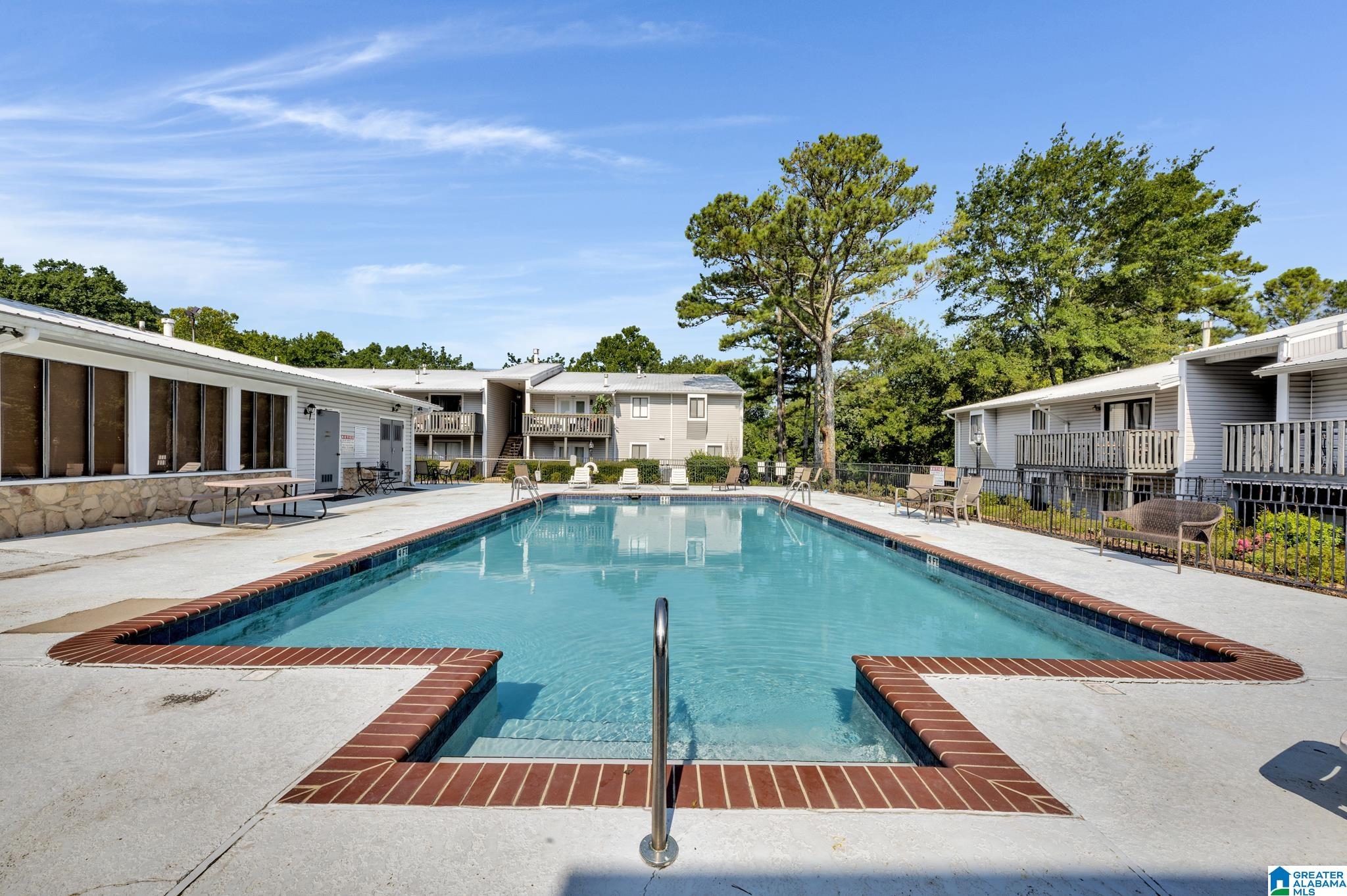 402 WOODLAND VILLAGE 402