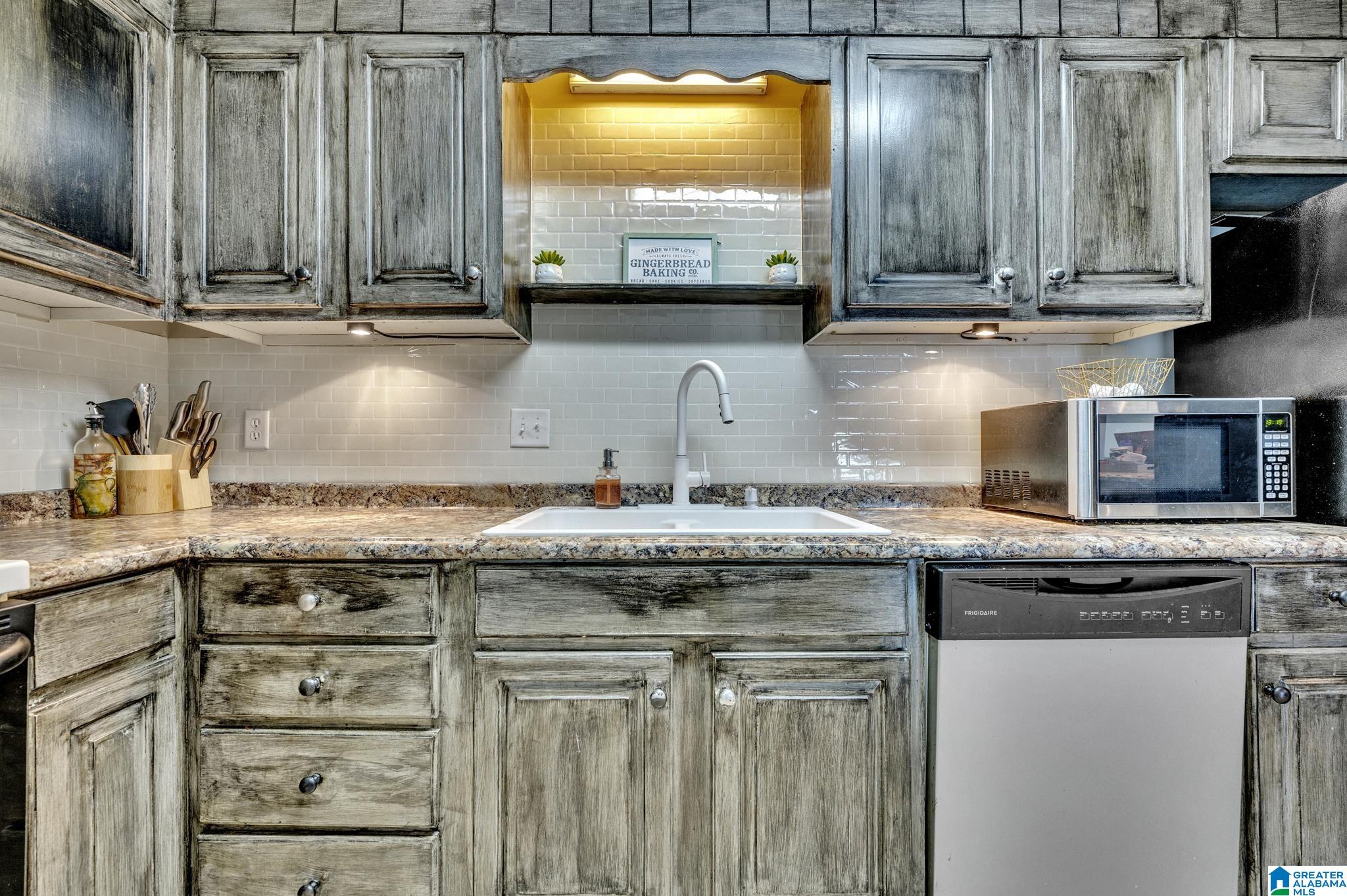402 WOODLAND VILLAGE 402
